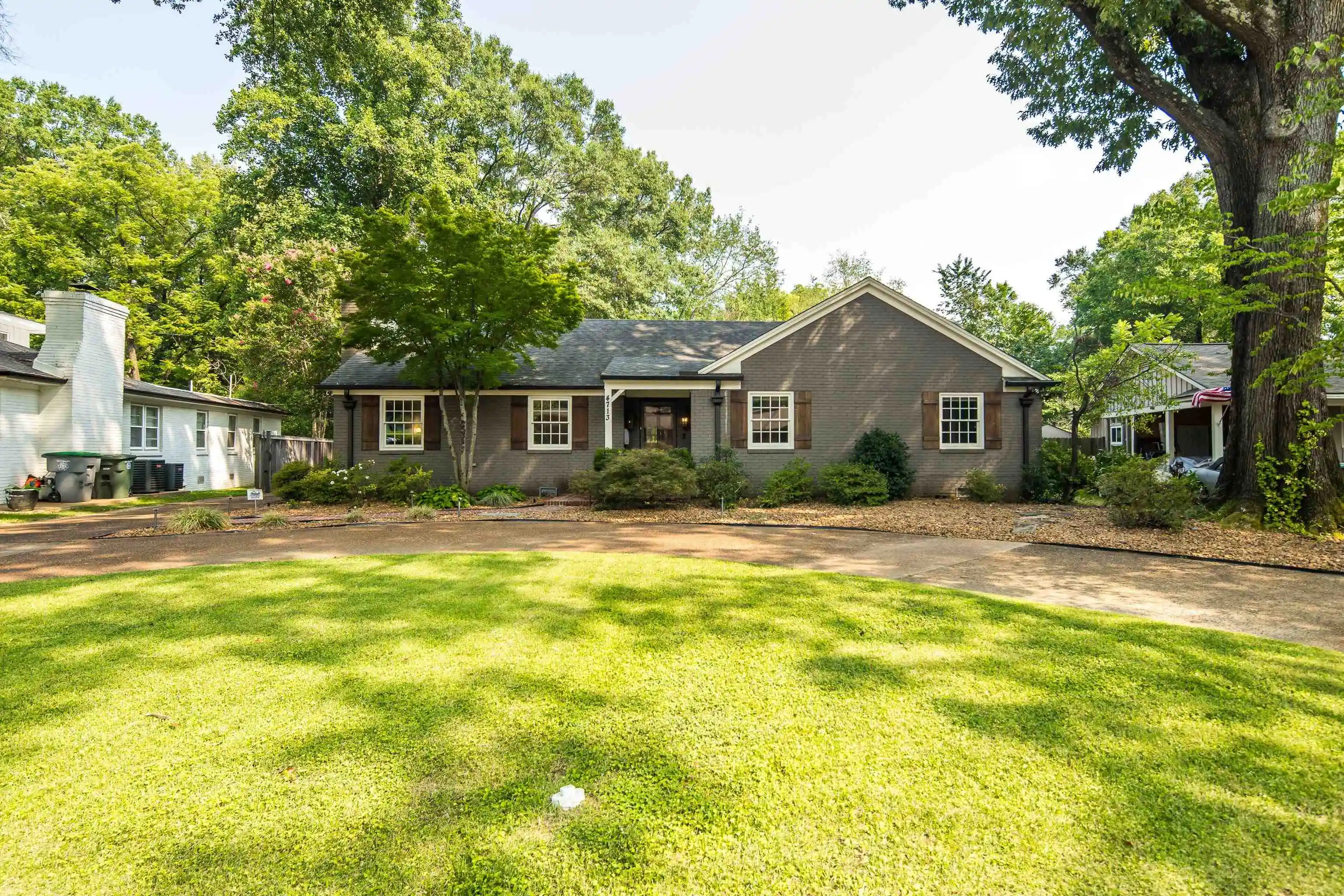 Photo 1 of Sale Pending at 4713 Crossover Ln, Memphis, TN 38117 | MLS# 10226600 | Listing updated on 2026-09-11