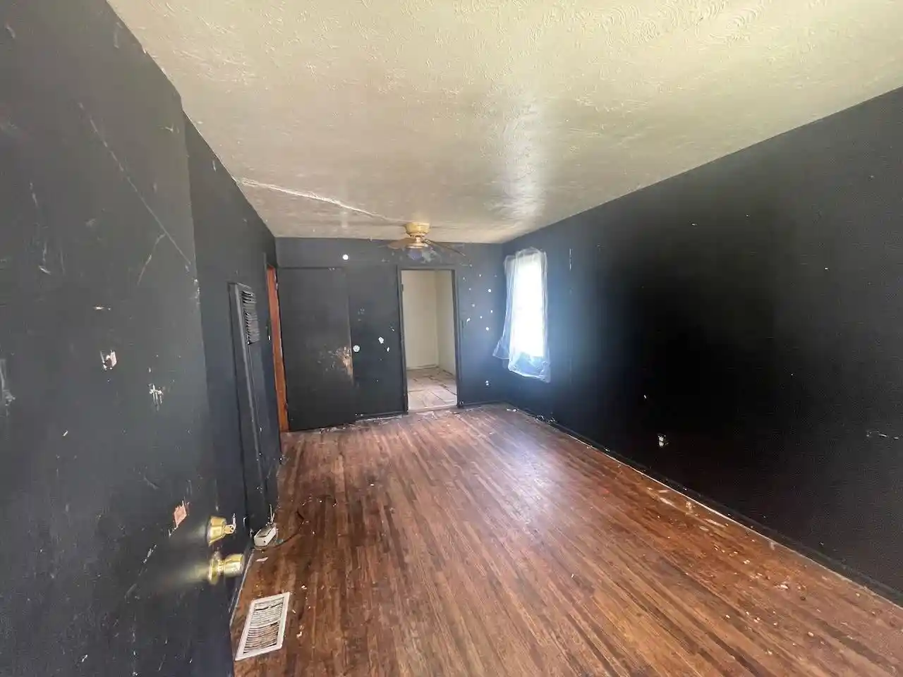 Photo 3 of Single family home for sale at 243 1st Avenue, Memphis, TN 38109 | MLS# 10226606 | Listing updated on 2026-08-28