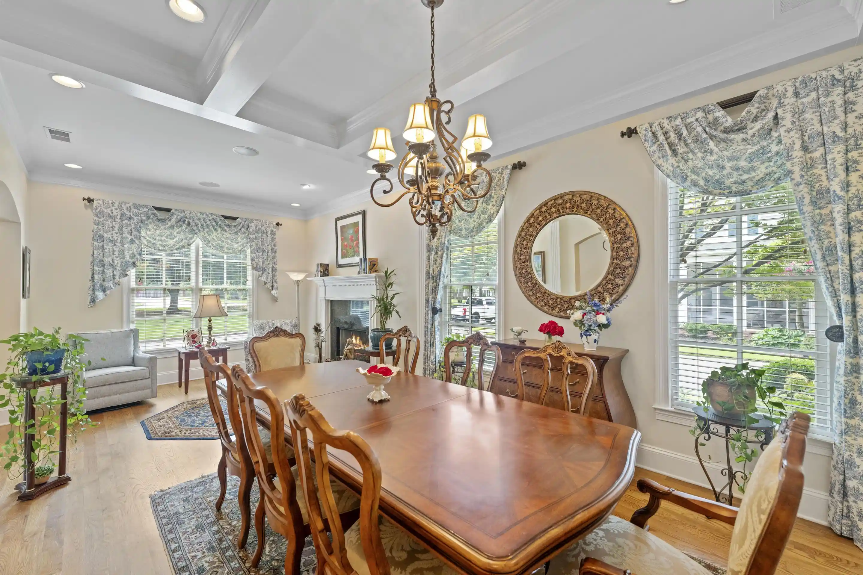 Photo 2 of Sale Pending at 4561 W Woodlawn Cir, Collierville, TN 38017 | MLS# 10226629 | Listing updated on 2026-09-10