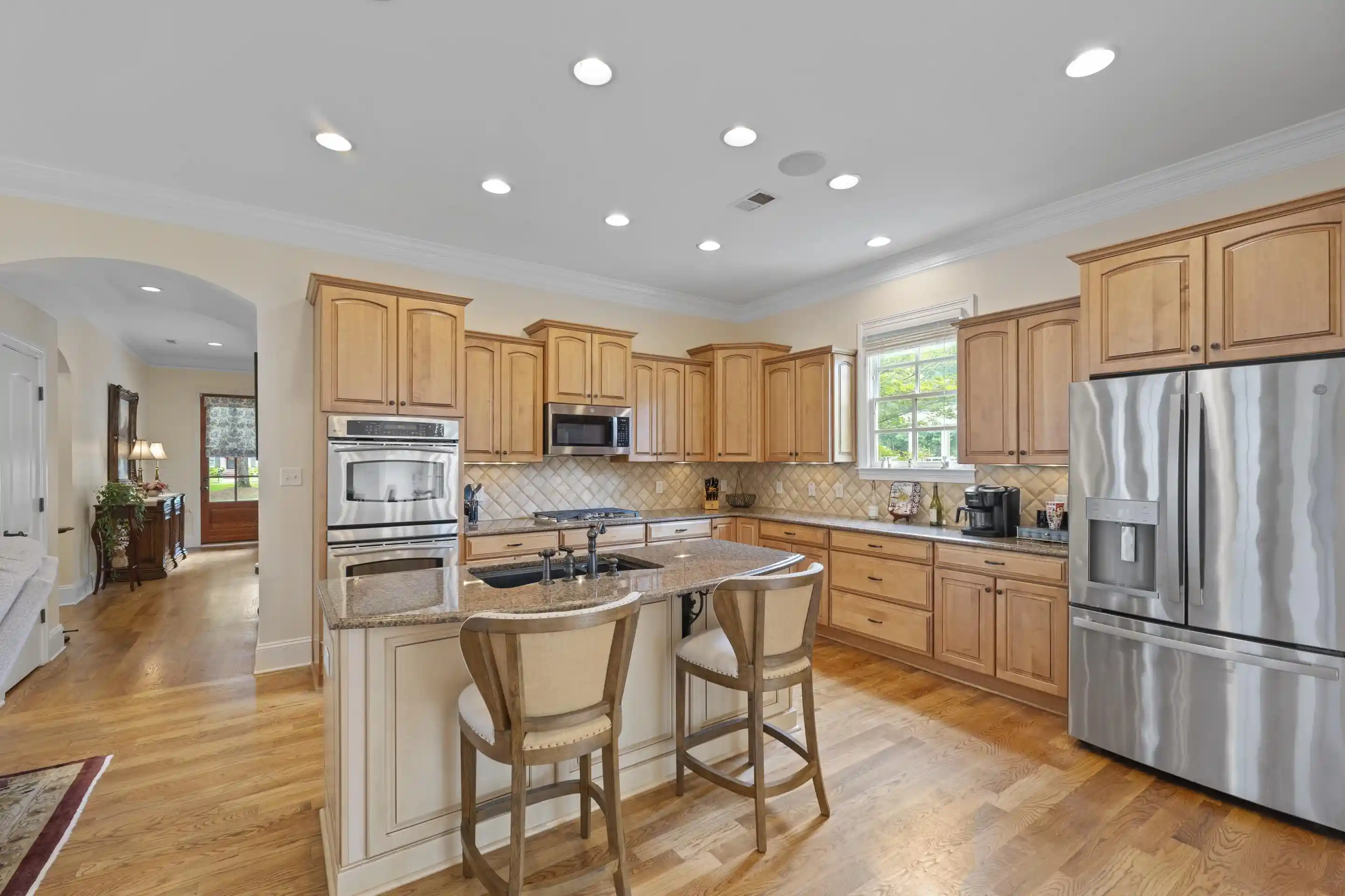 Photo 3 of Sale Pending at 4561 W Woodlawn Cir, Collierville, TN 38017 | MLS# 10226629 | Listing updated on 2026-09-10