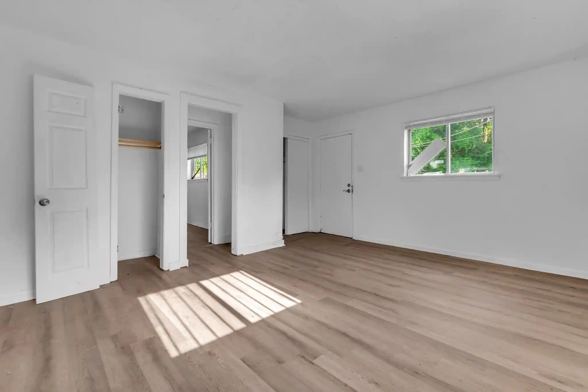 Photo 3 of Single family home for sale at 1933 Hubert Ave, Memphis, TN 38108 | MLS# 10226645 | Listing updated on 2026-07-21