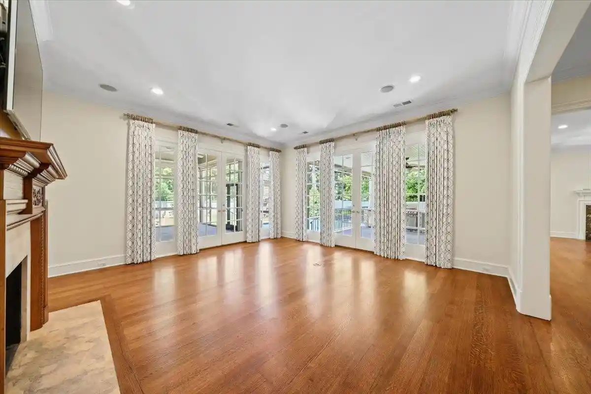 Mansion for sale at 4348 Gwynne Rd, Memphis, TN 38117 | MLS# 10226650 | Listing updated on 2026-09-19