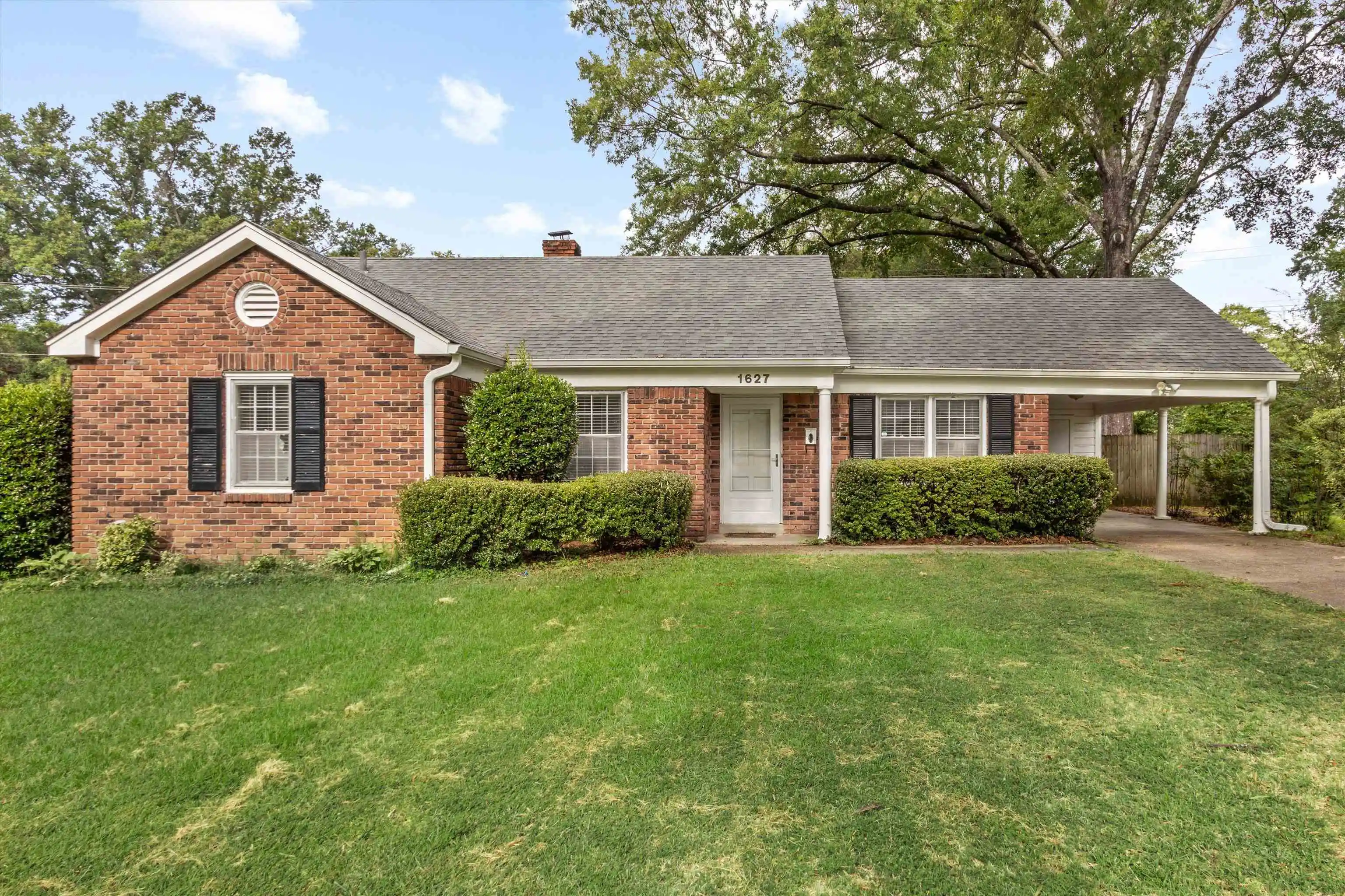 Photo 1 of Single family home for sale at 1627 Willey St, Memphis, TN 38119 | MLS# 10226655 | Listing updated on 2026-09-11
