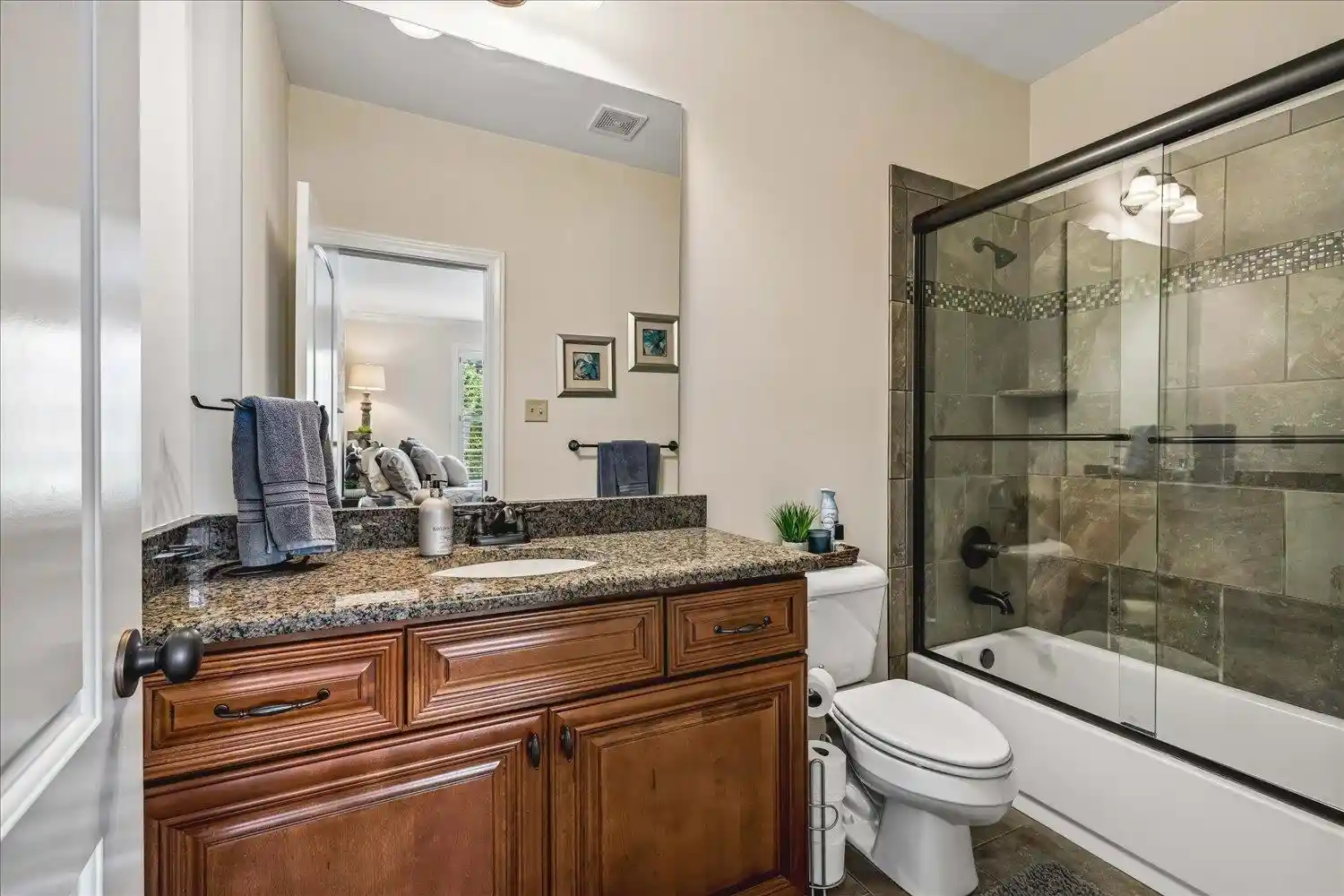 Photo 2 of Single family home for sale at 1020 Ostlers Way, Collierville, TN 38017 | MLS# 10226690 | Listing updated on 2026-09-01