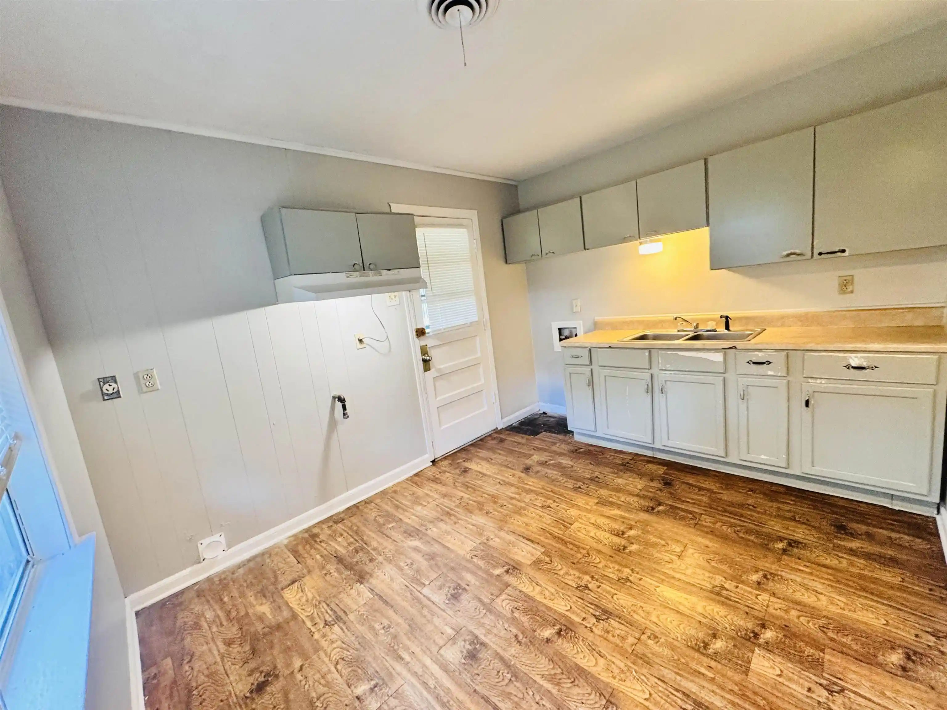 Photo 4 of Single family home for sale at 1502 Mary Jane Ave, Memphis, TN 38116 | MLS# 10226716 | Listing updated on 2026-09-15