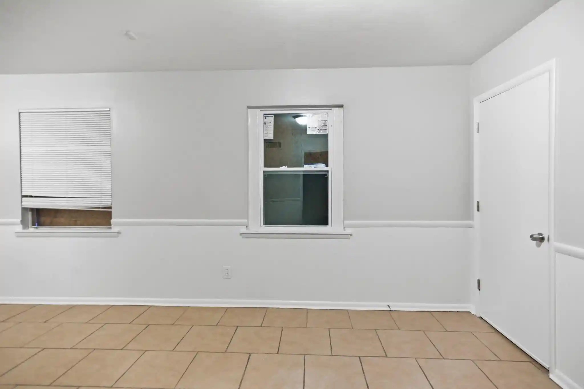 Photo 2 of Single family home for sale at 856 White Clover Ln, Memphis, TN 38109 | MLS# 10226720 | Listing updated on 2026-08-28