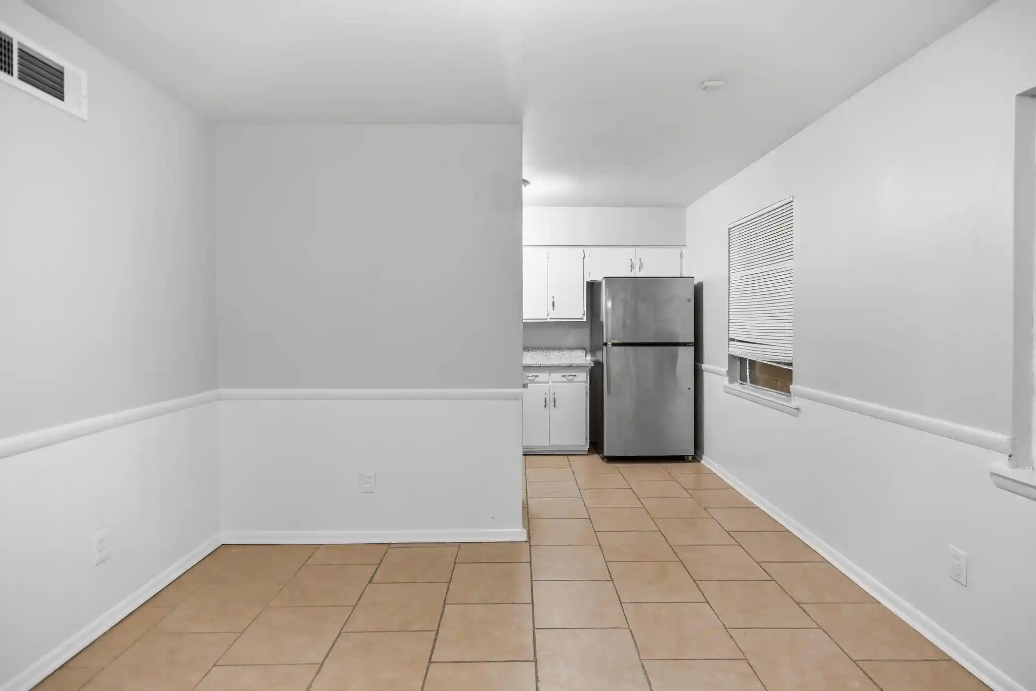 Photo 3 of Single family home for sale at 856 White Clover Ln, Memphis, TN 38109 | MLS# 10226720 | Listing updated on 2026-08-28
