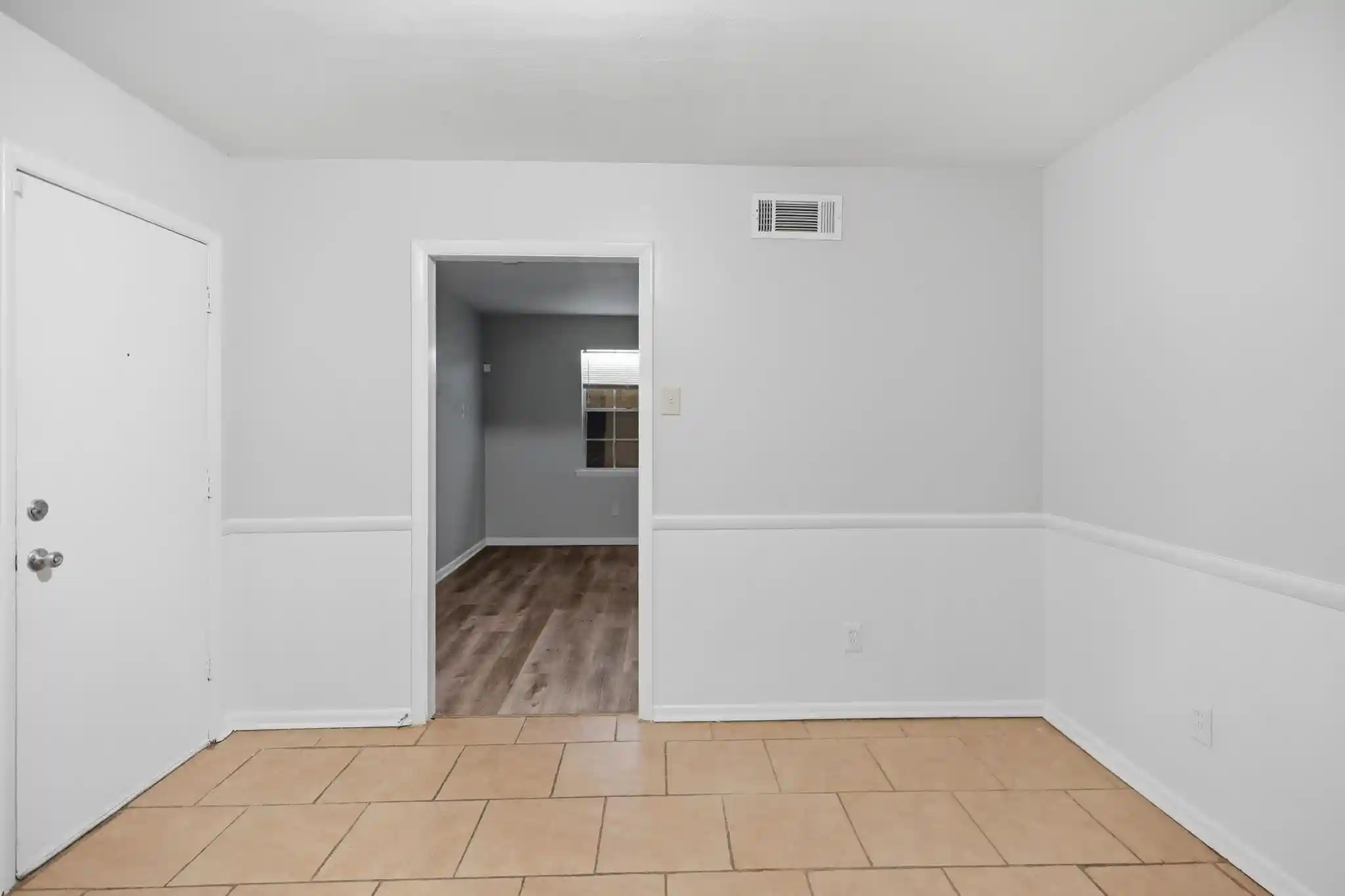 Photo 3 of Single family home for sale at 856 White Clover Ln, Memphis, TN 38109 | MLS# 10226720 | Listing updated on 2026-08-28