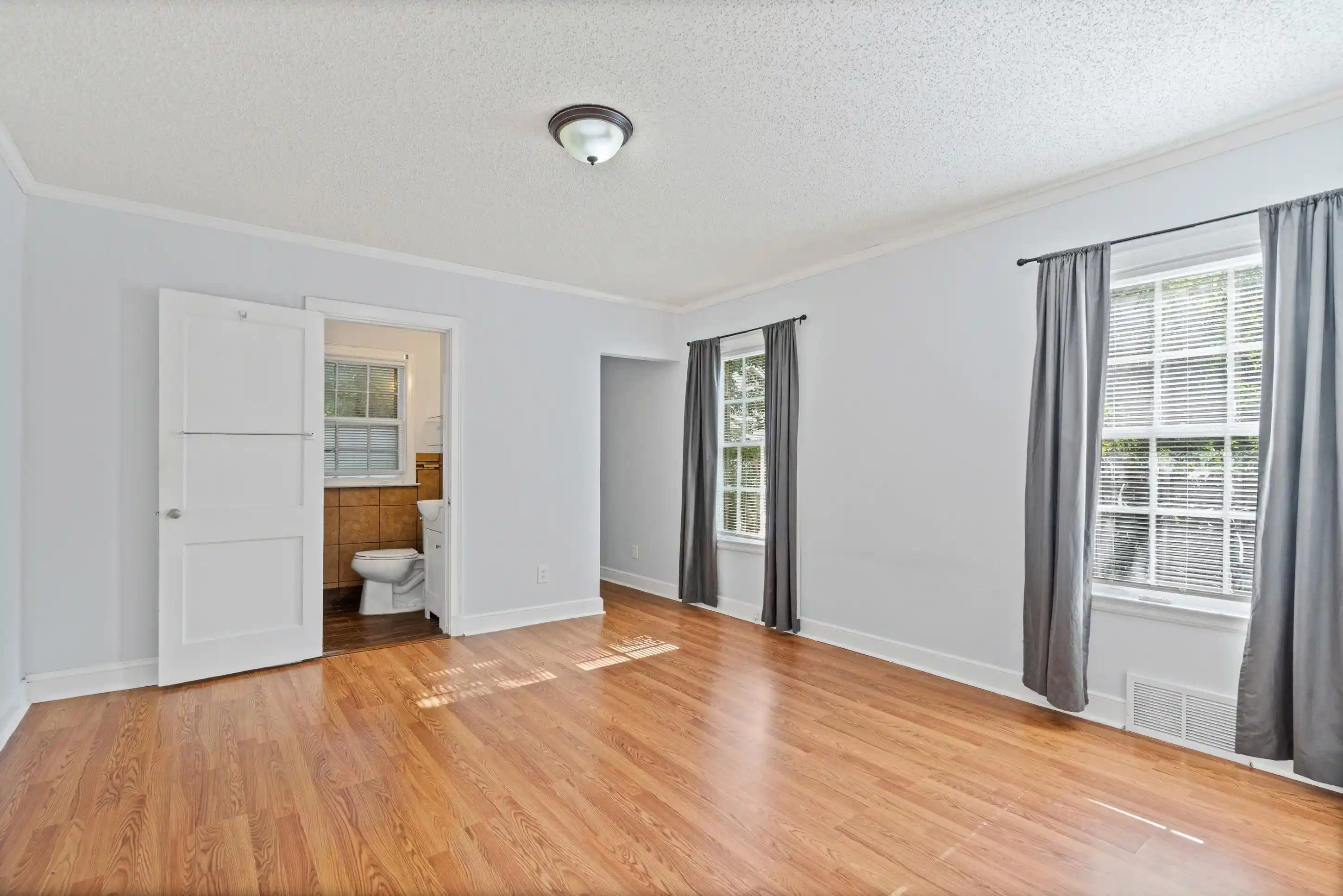 Photo 3 of Single family home for sale at 2144 Vollintine Ave, Memphis, TN 38108 | MLS# 10226727 | Listing updated on 2026-09-05