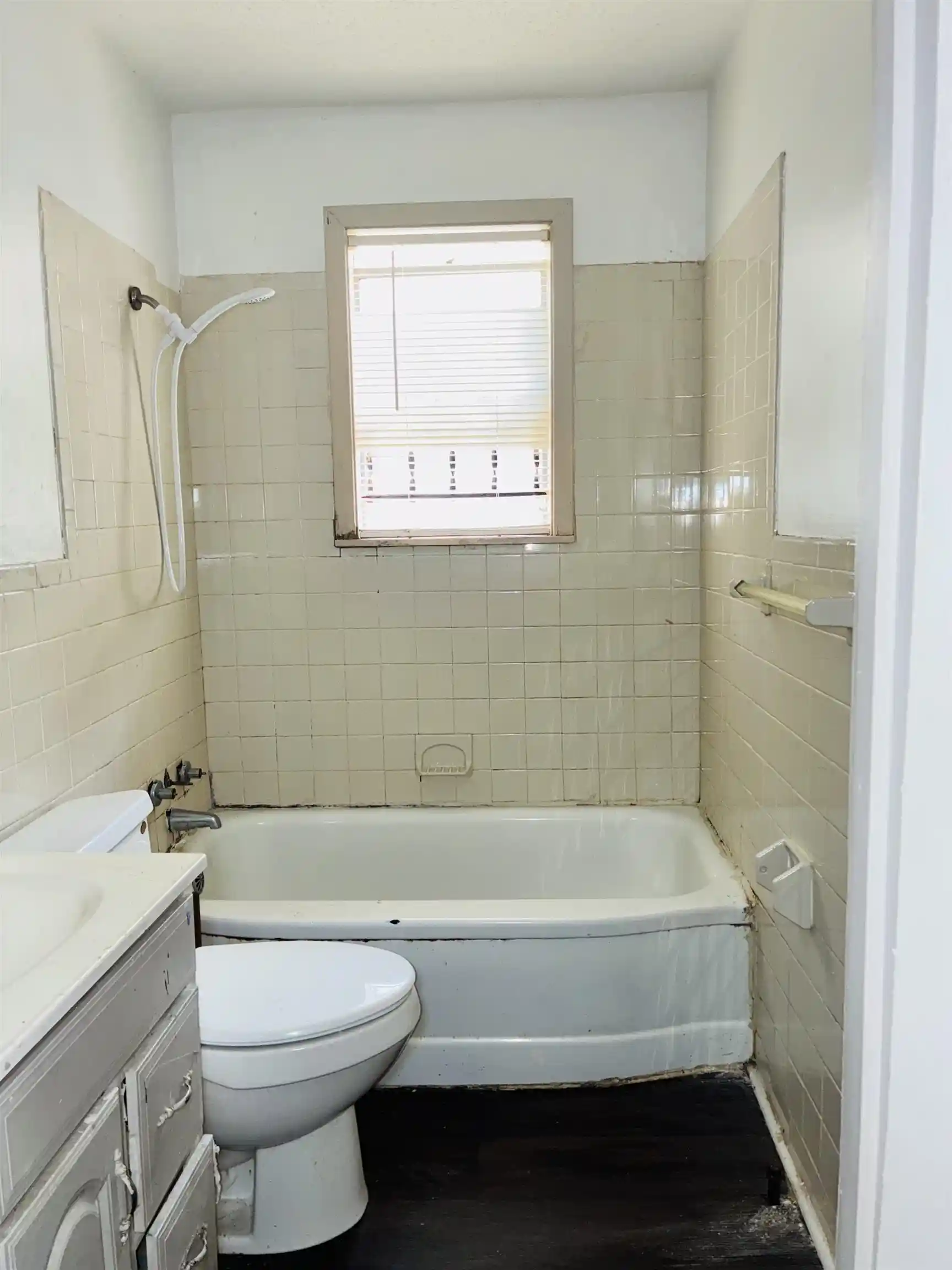 Photo 3 of Single family home for sale at 1450 South Ave, Memphis, TN 38106 | MLS# 10226737 | Listing updated on 2026-07-23