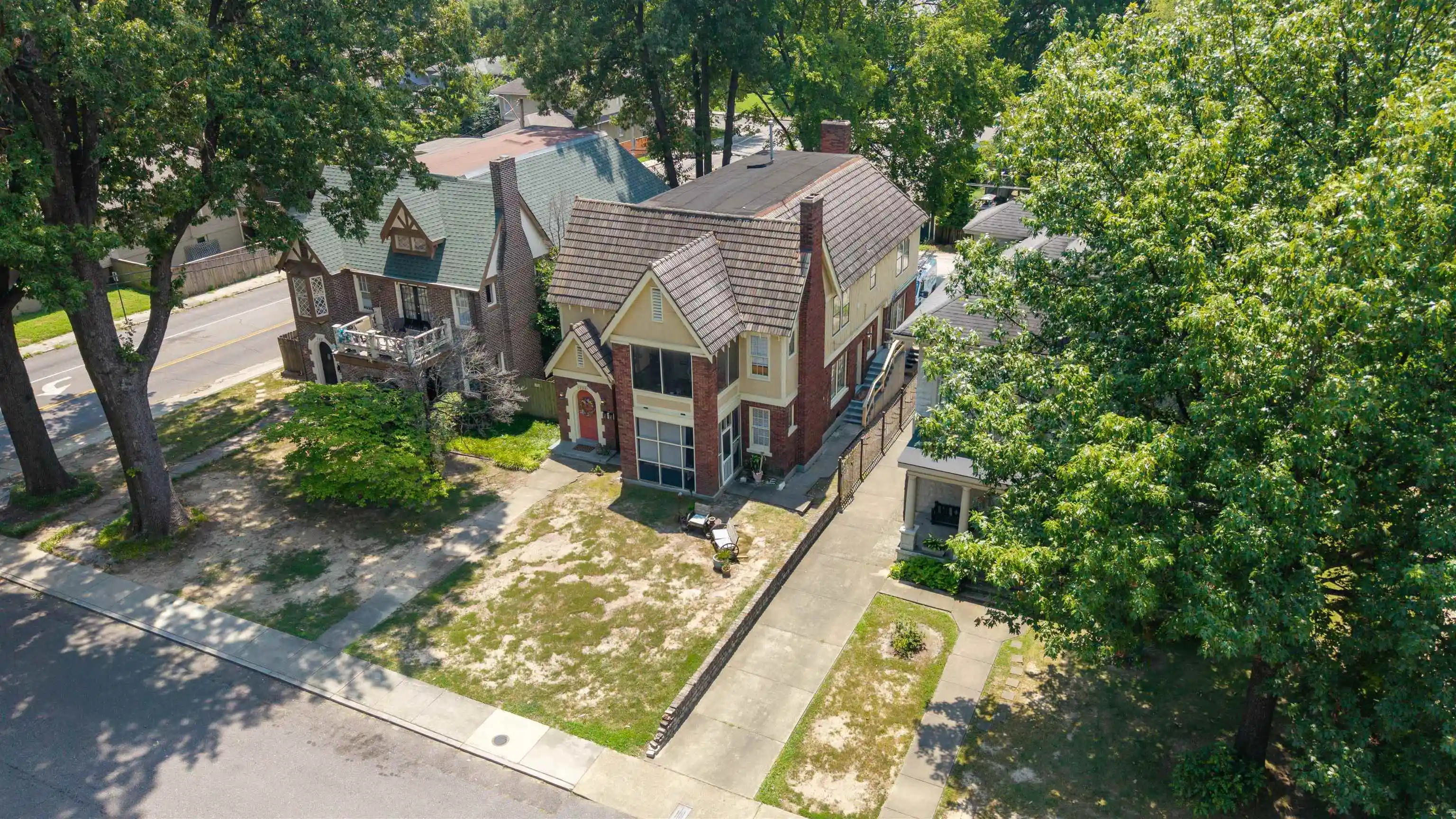 Photo 2 of Multi family home for sale at 1333 Harbert Ave, Memphis, TN 38104 | MLS# 10226746 | Listing updated on 2026-07-25