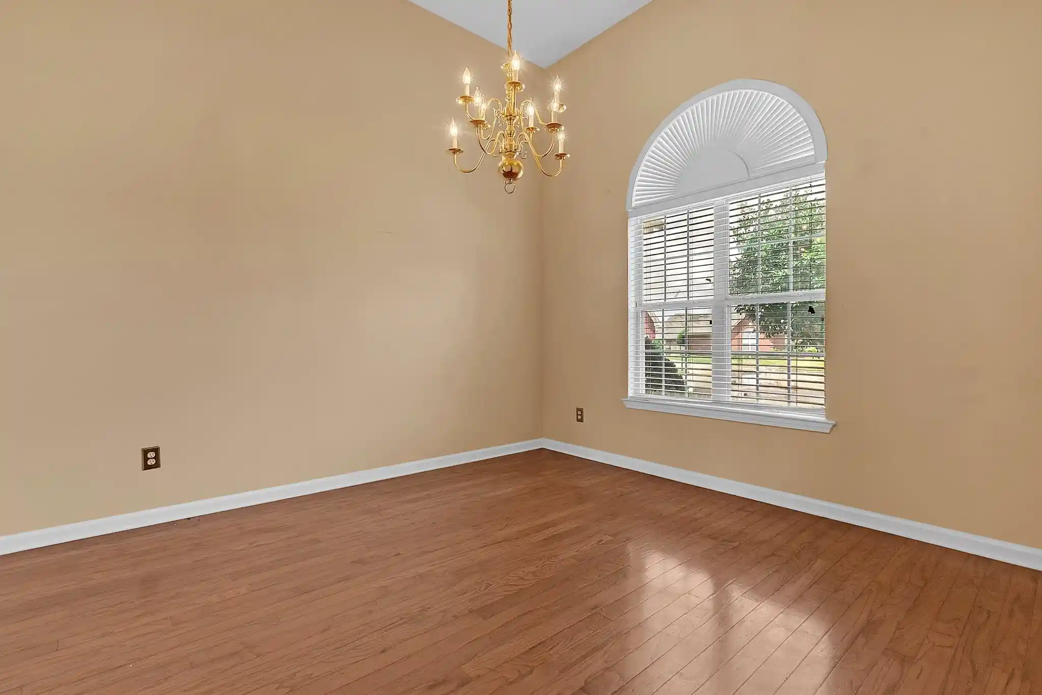 Photo 2 of Sale Pending at 8365 Twin Angel Cv, Memphis, TN 38125 | MLS# 10226750 | Listing updated on 2026-08-06