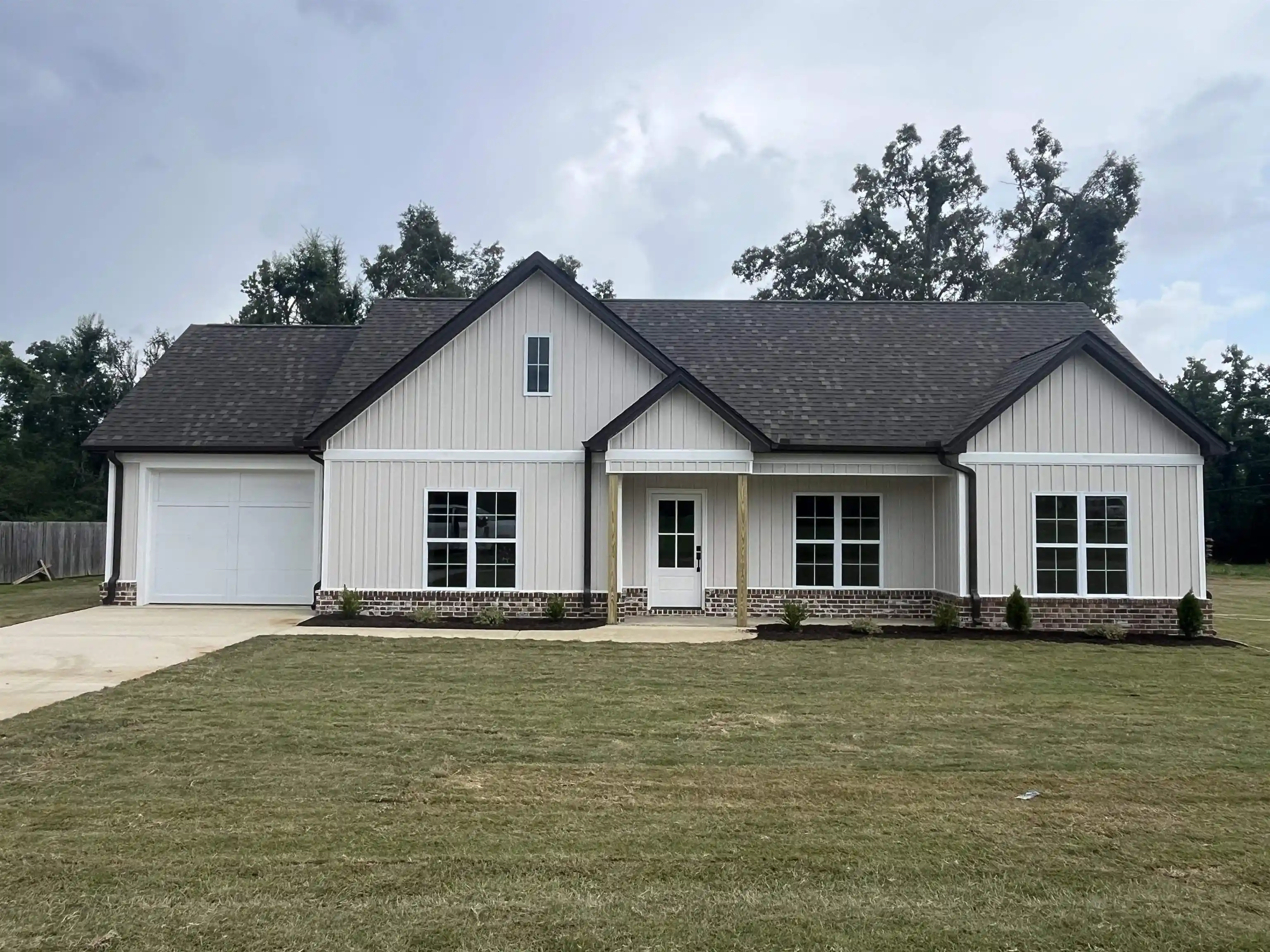 1st image of 20 Farmington Rd, Savannah, TN 38372 | MLS# 10226756