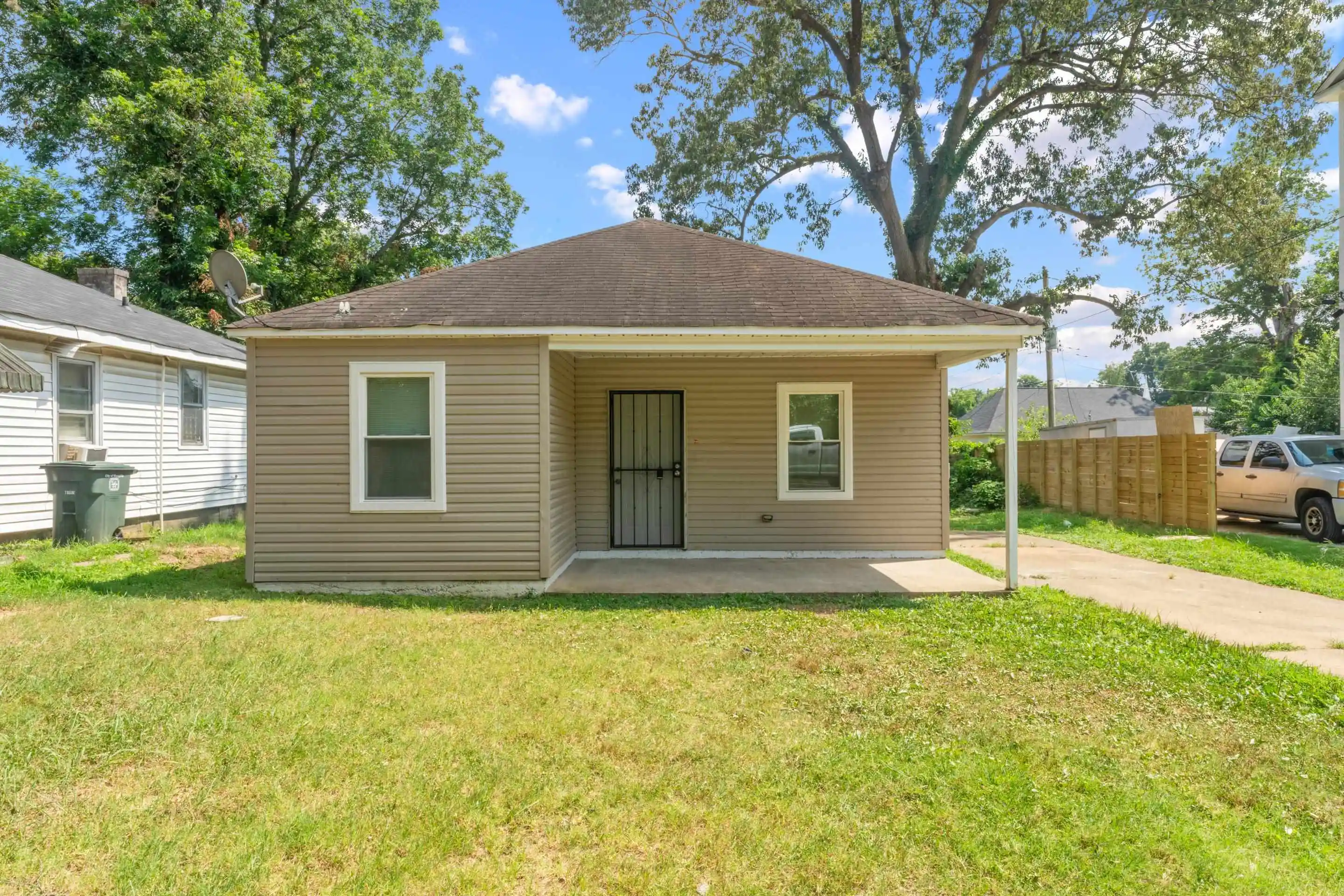 Photo 1 of Single family home for sale at 2851 Carnes Ave, Memphis, TN 38114 | MLS# 10226786 | Listing updated on 2026-09-01