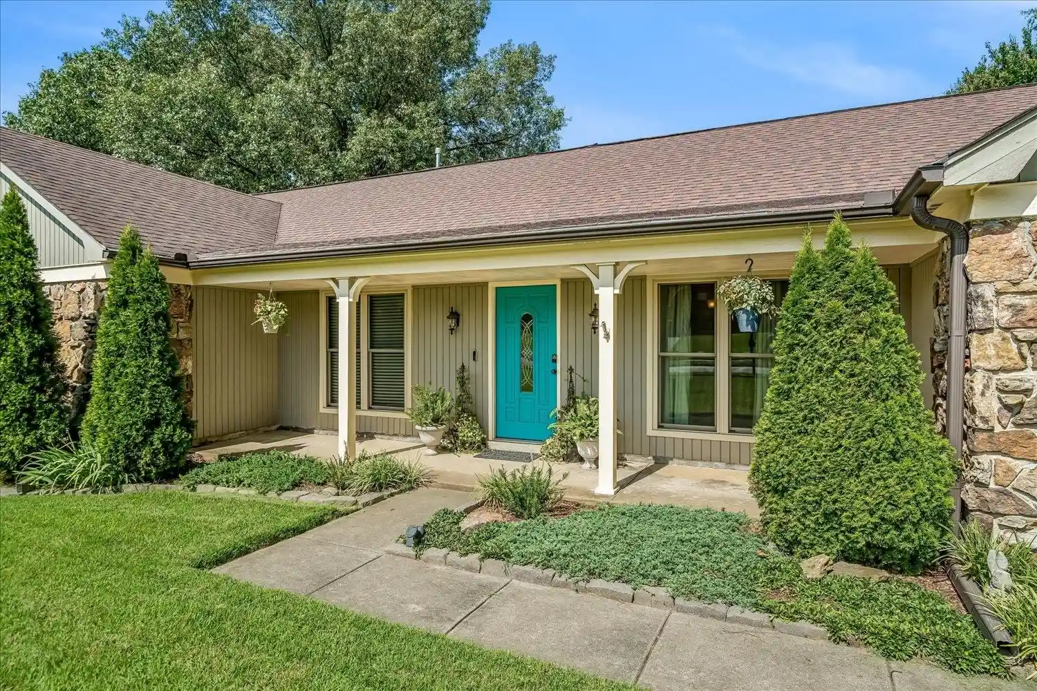 1st image of 2605 Surrey Wood Dr, Bartlett, TN 38134 | MLS# 10226811