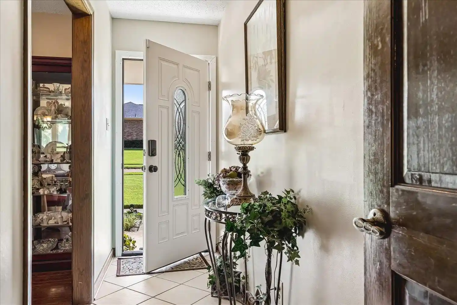2nd image of 2605 Surrey Wood Dr, Bartlett, TN 38134 | MLS# 10226811