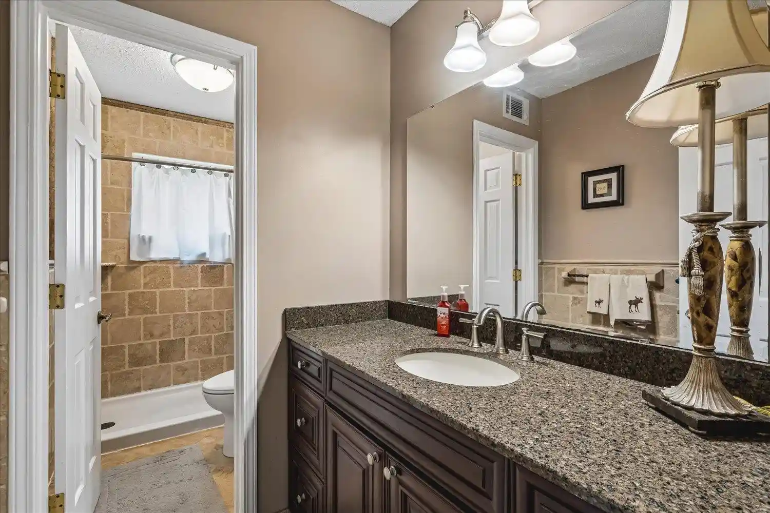 4th image of 2605 Surrey Wood Dr, Bartlett, TN 38134 | MLS# 10226811