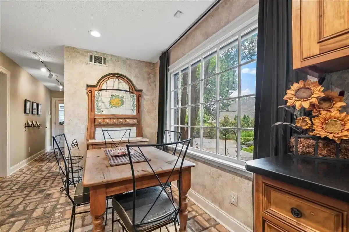 3rd image of 8594 Buckthorn Cv, Germantown, TN 38139 | MLS# 10226815