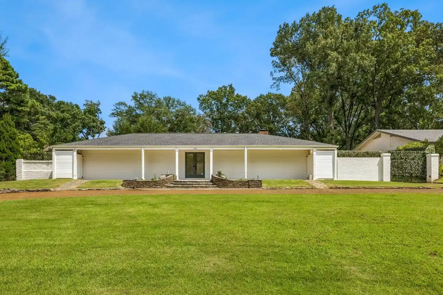 Photo 1 of Single family home for sale at 178 S Grv Park Rd, Memphis, TN 38117 | MLS# 10226820 | Listing updated on 2026-08-19