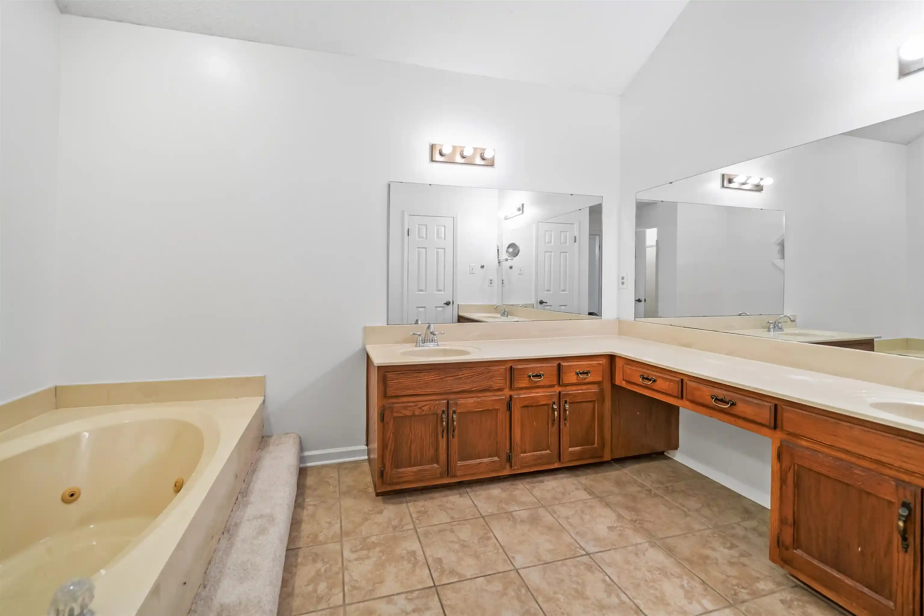 Photo 4 of Sale Pending at 3624 Oak Branch Cv, Bartlett, TN 38135 | MLS# 10226837 | Listing updated on 2026-08-07