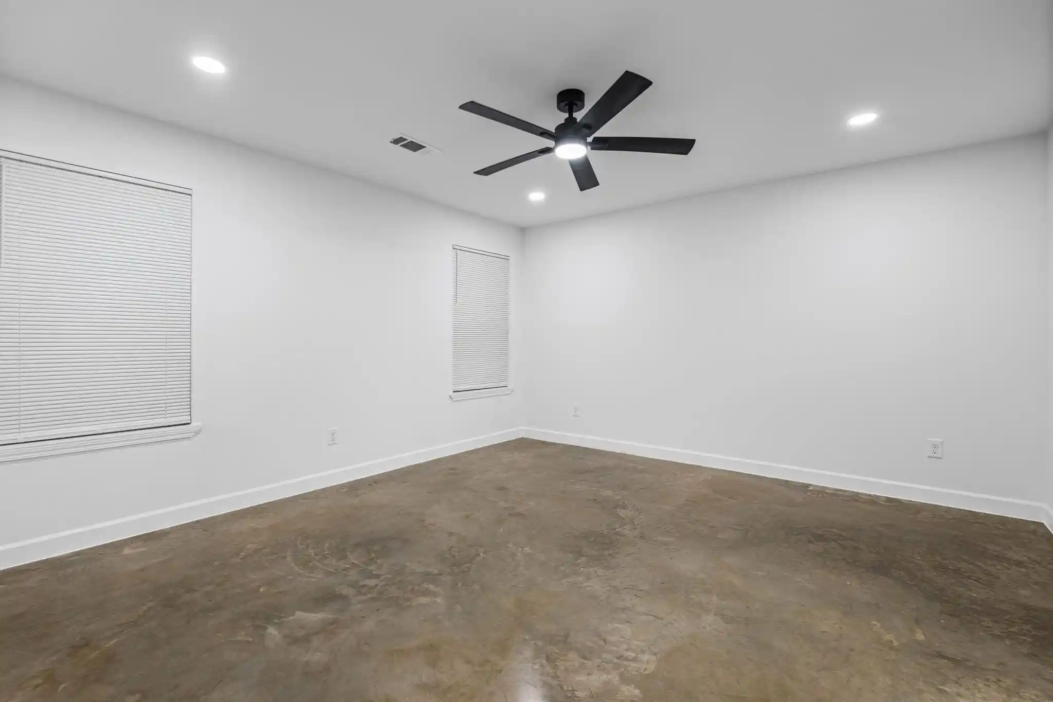 Photo 2 of Single family home for sale at 736 Lipford St, Memphis, TN 38112 | MLS# 10226842 | Listing updated on 2026-07-24