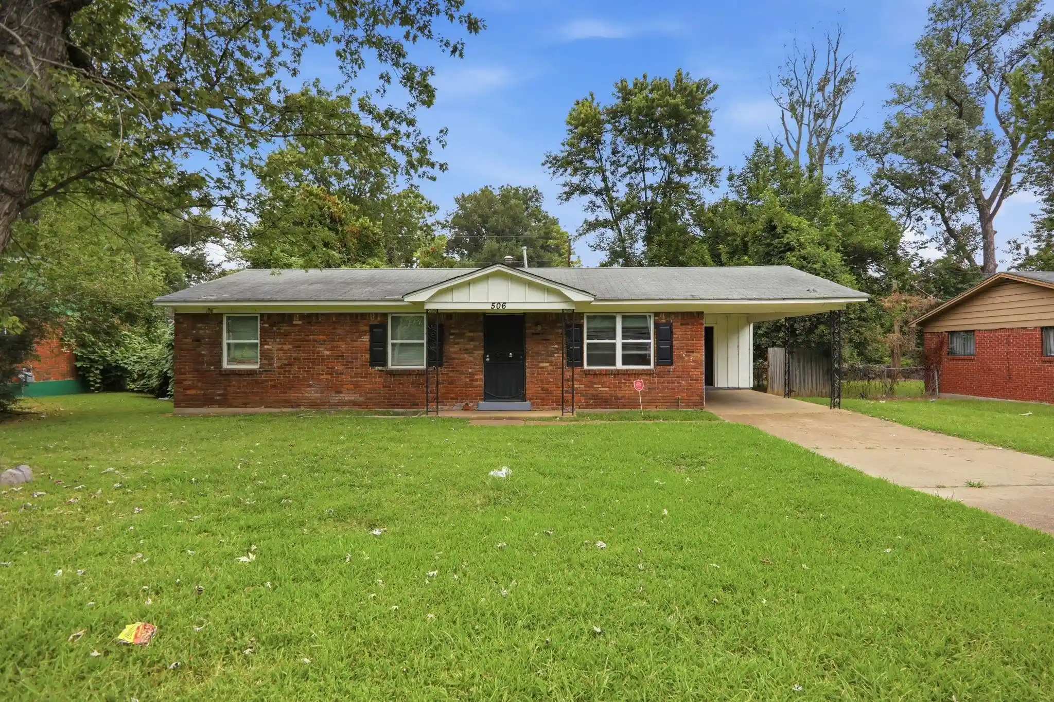 Photo 1 of Single family home for sale at 506 E Shelby Dr, Memphis, TN 38109 | MLS# 10226886 | Listing updated on 2026-10-01