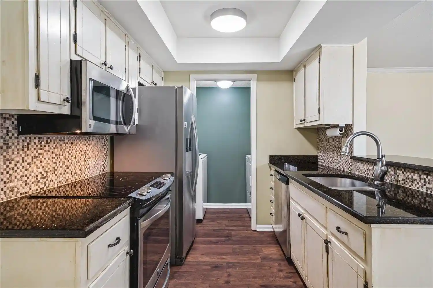 3rd image of 1690 Hobbits Gln Dr, Germantown, TN 38138