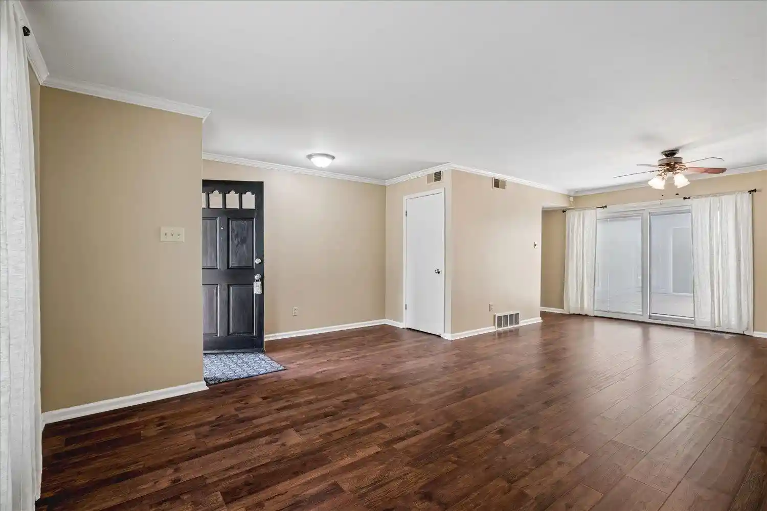 2nd image of 1690 Hobbits Gln Dr, Germantown, TN 38138