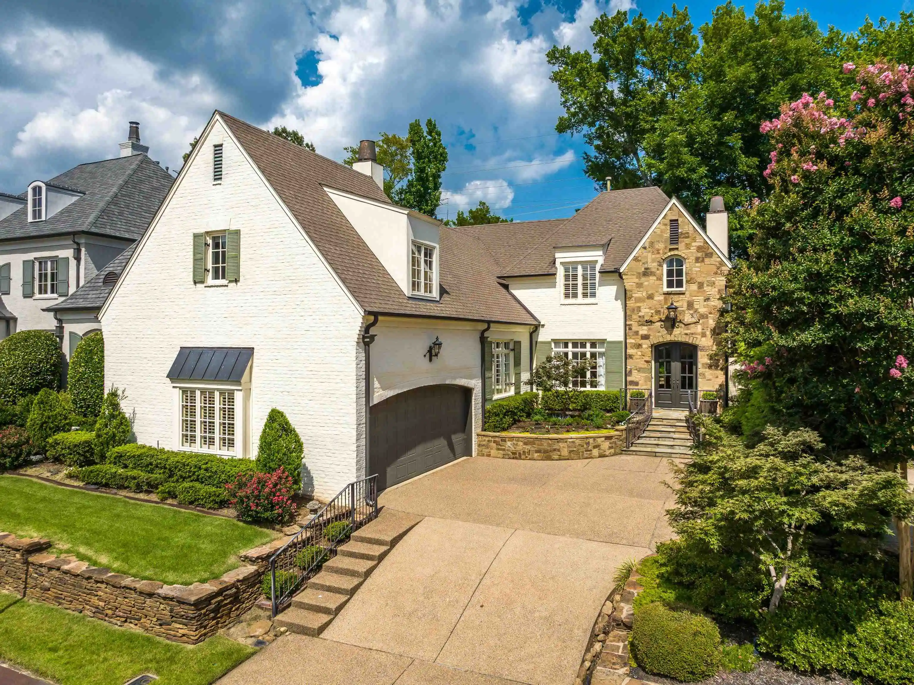 Photo 1 of Single family home for sale at 1910 Chatsworth Dr, Germantown, TN 38138 | MLS# 10226904 | Listing updated on 2026-09-01