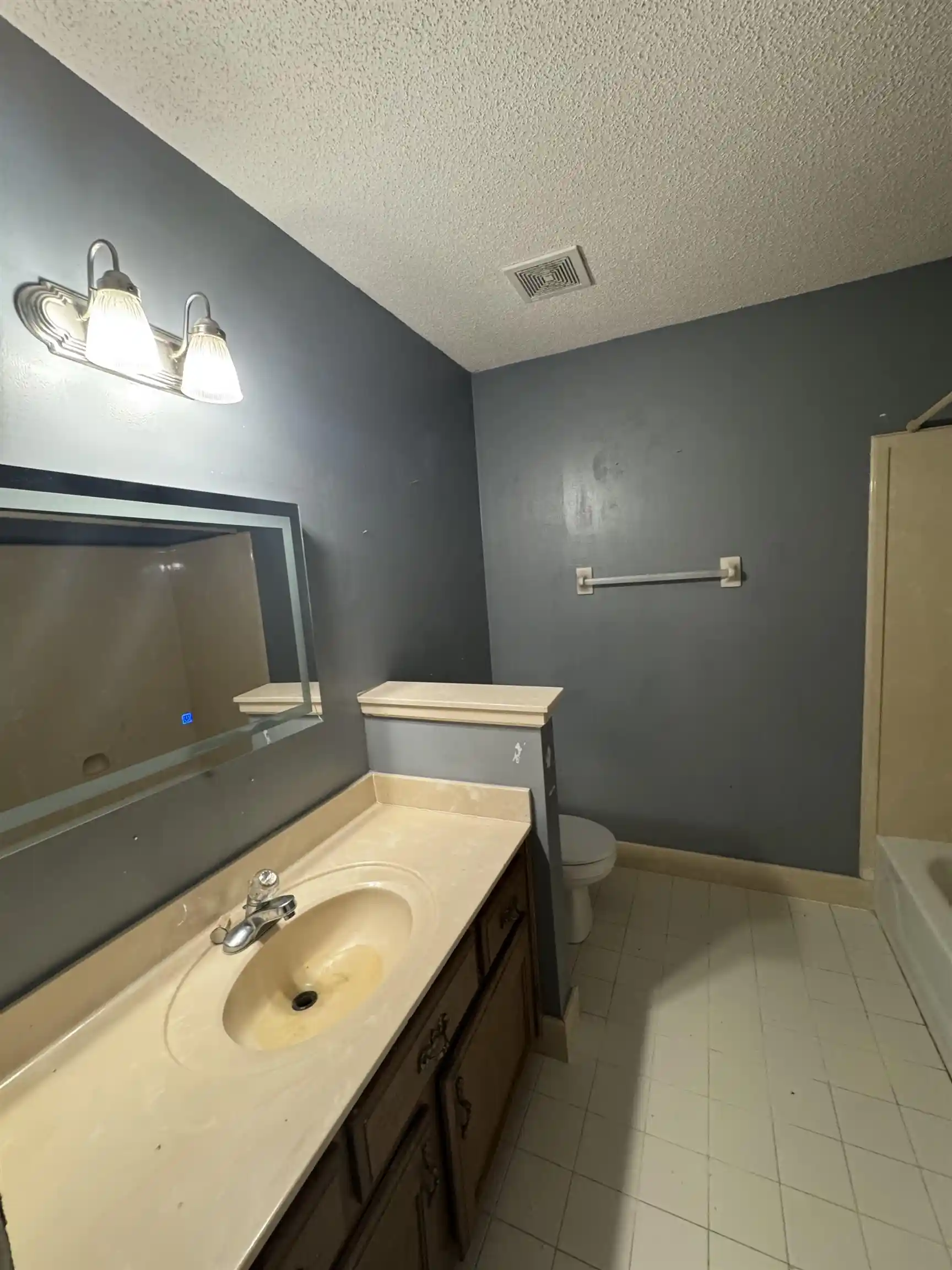 Photo 2 of Single family home for sale at 4393 Manor Brier Dr, Memphis, TN 38125 | MLS# 10226921 | Listing updated on 2026-09-03