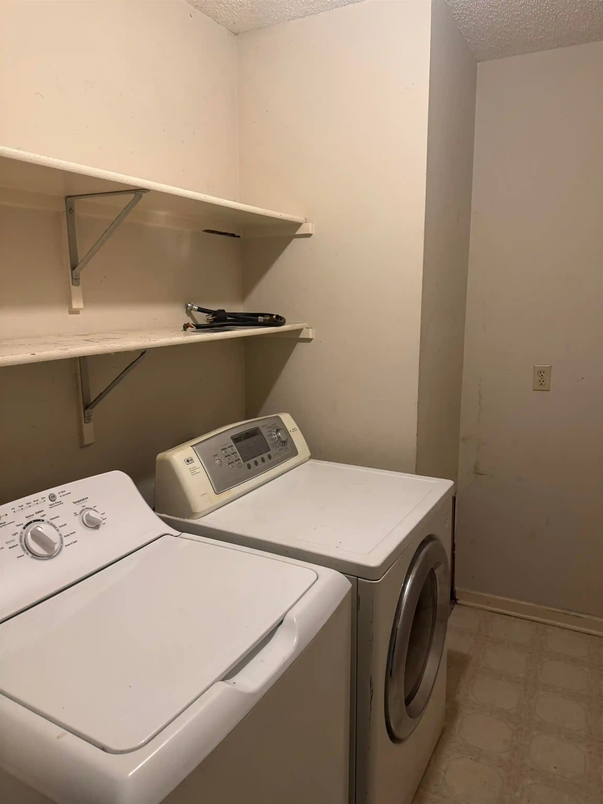 Photo 3 of Single family home for sale at 4393 Manor Brier Dr, Memphis, TN 38125 | MLS# 10226921 | Listing updated on 2026-09-03