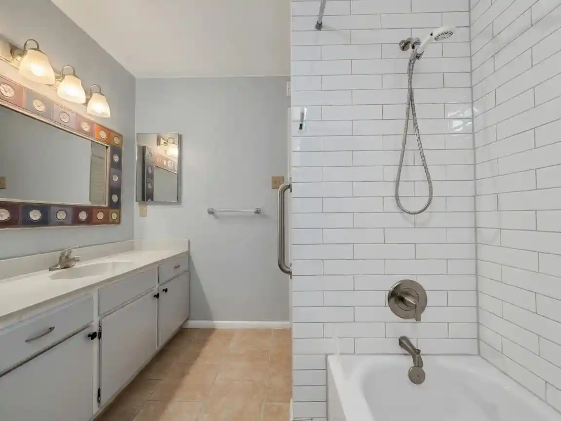Photo 2 of Sale Pending at 821 Merrywood Gln #1, Memphis, TN 38117 | MLS# 10226923 | Listing updated on 2026-09-07
