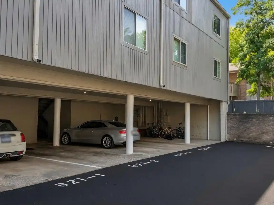 Listing Photo 5 - Condo for sale in building located at 821 Merrywood Gln, Memphis, TN 38117 - Unit #1