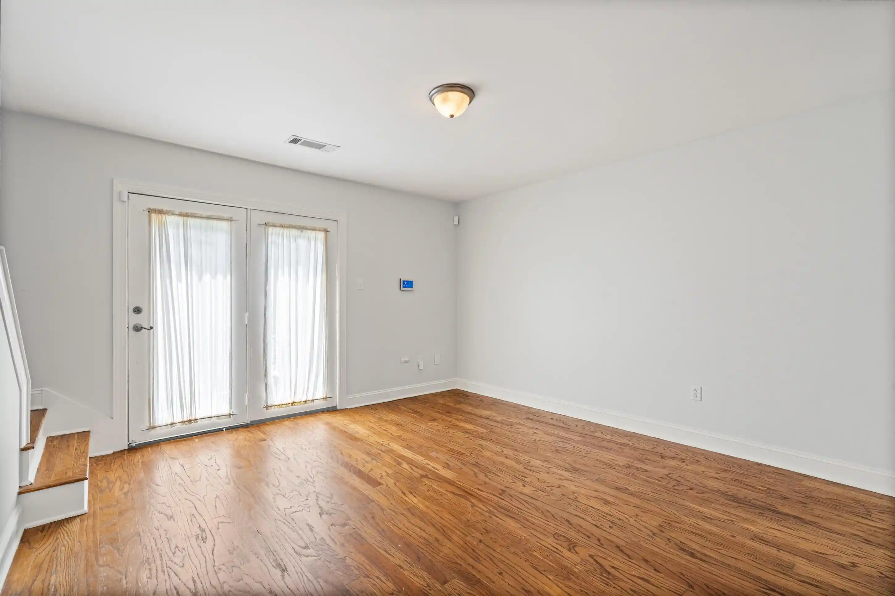 3rd image of 2240 Germantown Sq, Germantown, TN 38138 | MLS# 10226933
