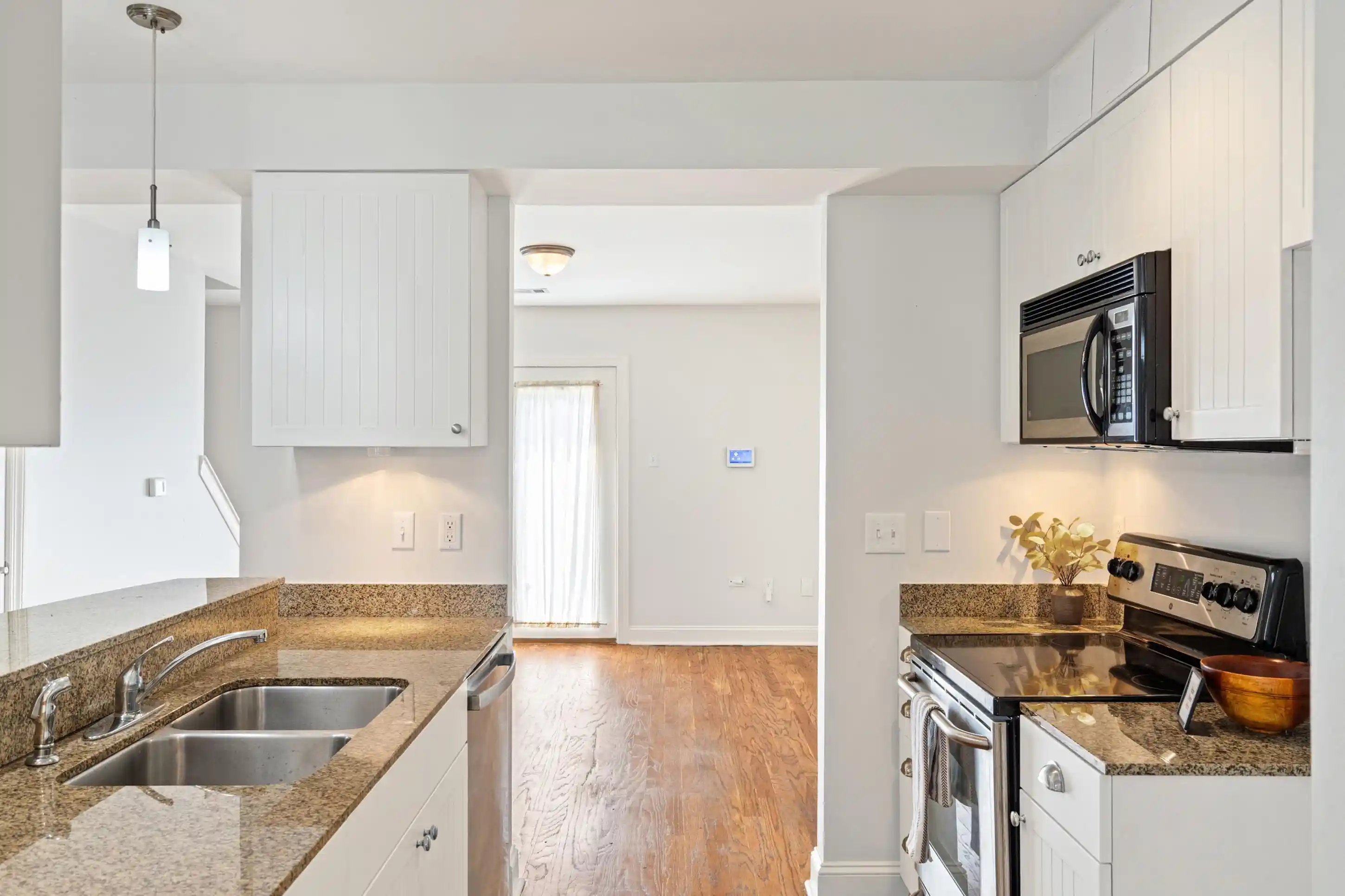 35th image of 2240 Germantown Sq, Germantown, TN 38138 | MLS# 10226933
