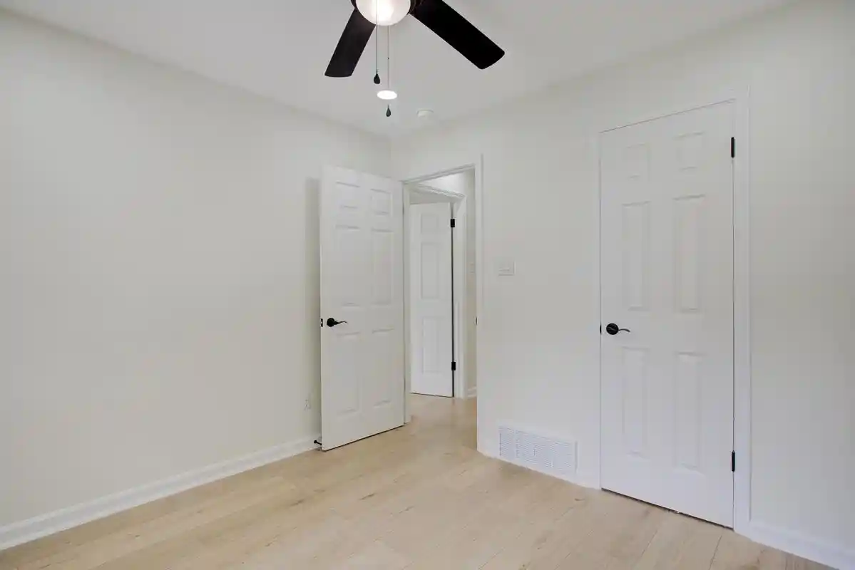 Photo 3 of Sale Pending at 4949 Owen Rd, Memphis, TN 38122 | MLS# 10226943 | Listing updated on 2026-09-11