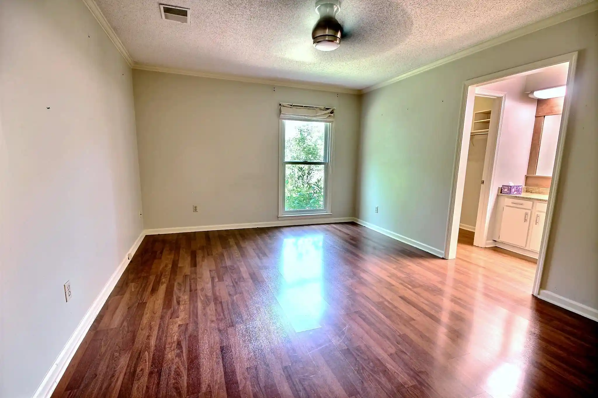 Photo 3 of Sale Pending at 7951 Elm Leaf St, Germantown, TN 38138 | MLS# 10226958 | Listing updated on 2026-08-03