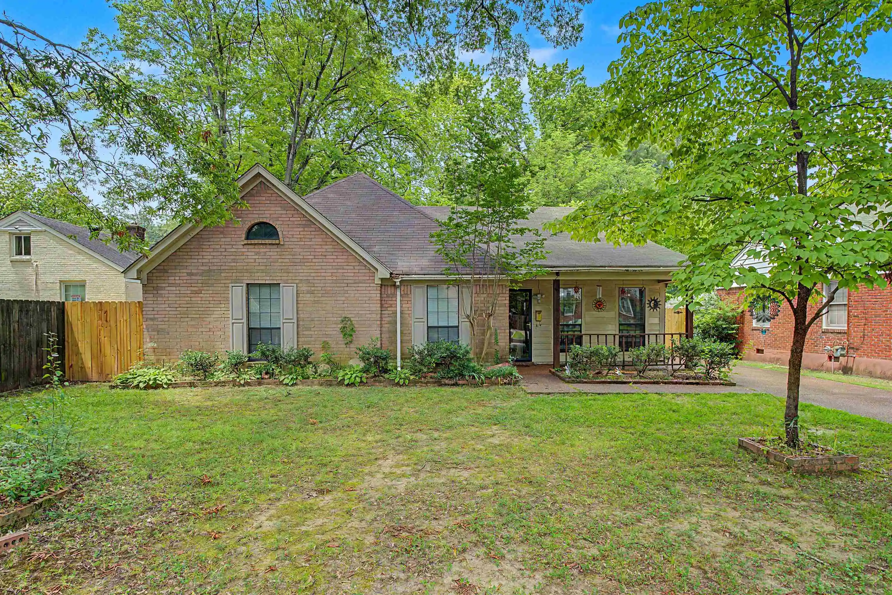 Photo 1 of Single family home for sale at 505 Vaughn Rd, Memphis, TN 38122 | MLS# 10226986 | Listing updated on 2026-08-12