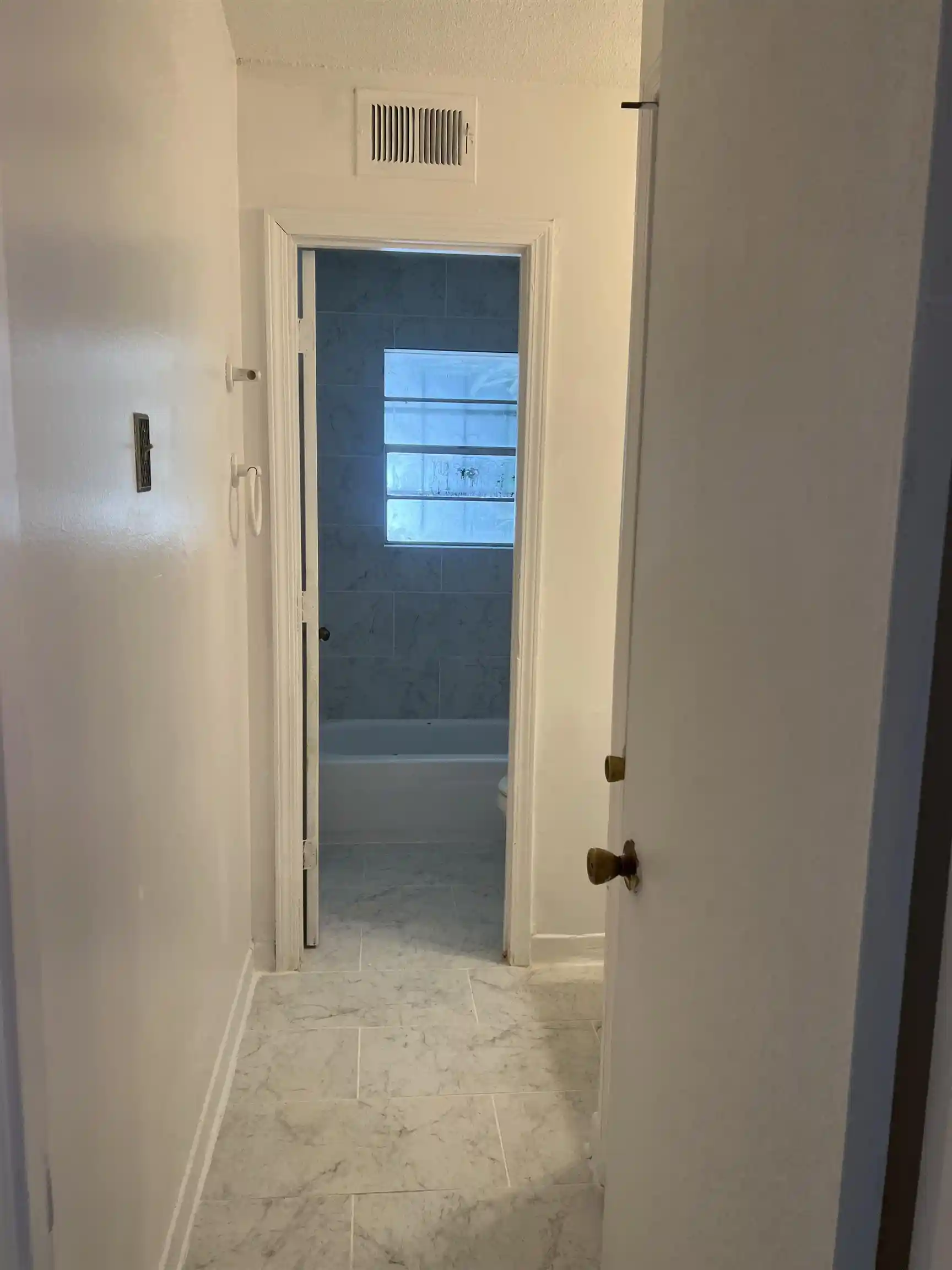 Photo 3 of Single family home for sale at 4544 Sugar Crk Dr, Memphis, TN 38118 | MLS# 10226996 | Listing updated on 2026-09-16