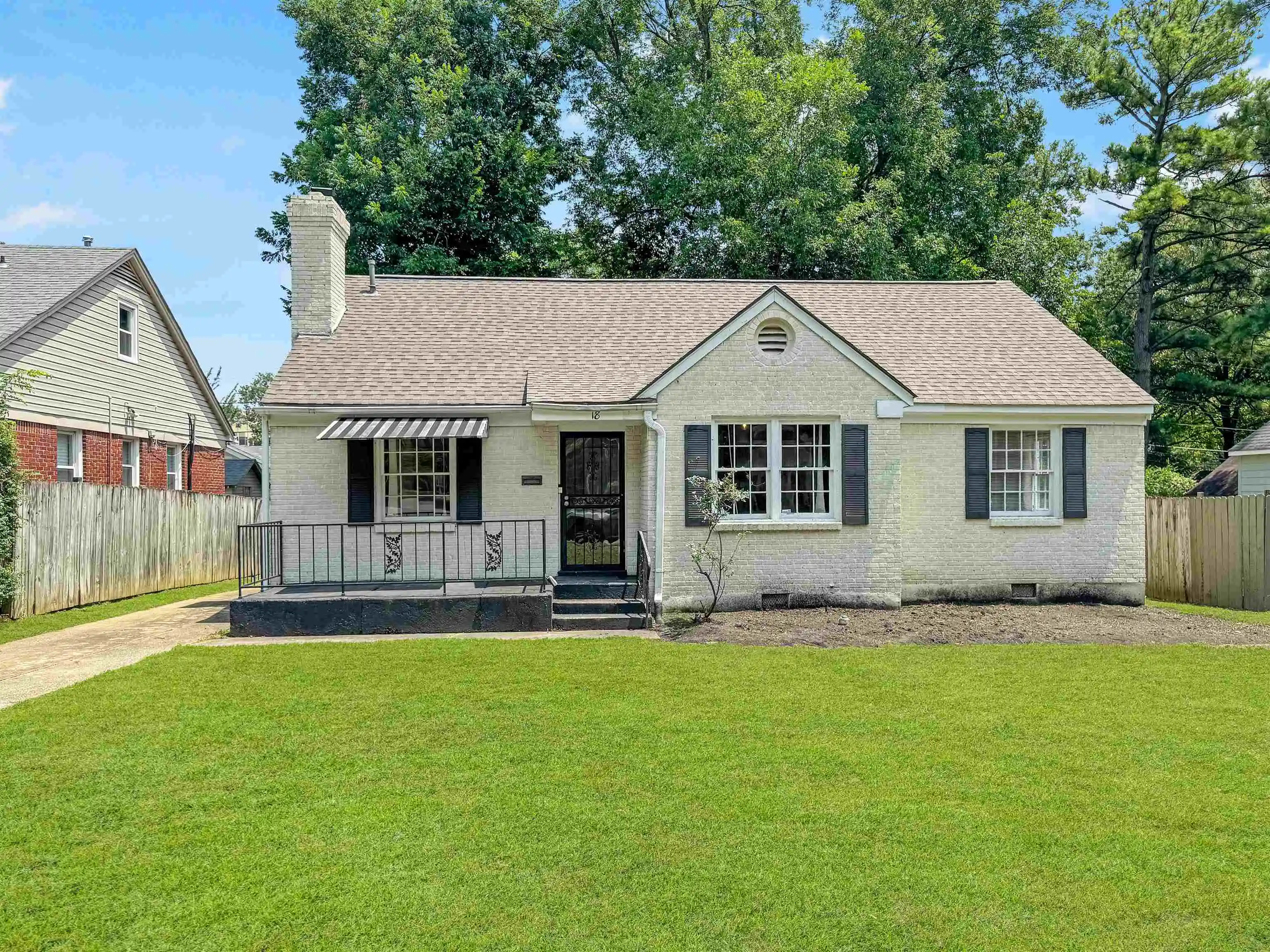 Photo 1 of Single family home for sale at 18 S Alicia Dr, Memphis, TN 38112 | MLS# 10227002 | Listing updated on 2026-09-15