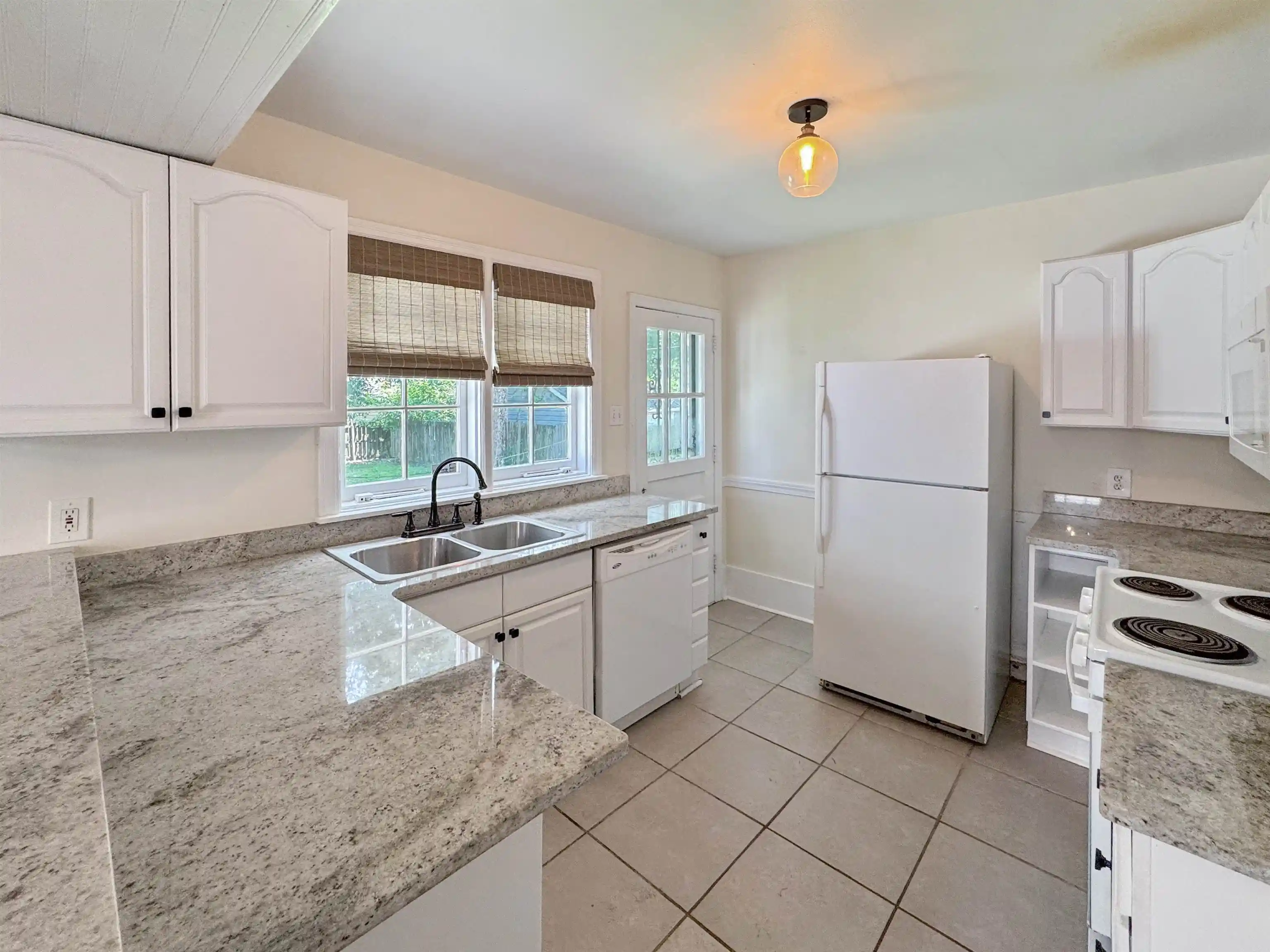Photo 3 of Single family home for sale at 18 S Alicia Dr, Memphis, TN 38112 | MLS# 10227002 | Listing updated on 2026-09-15
