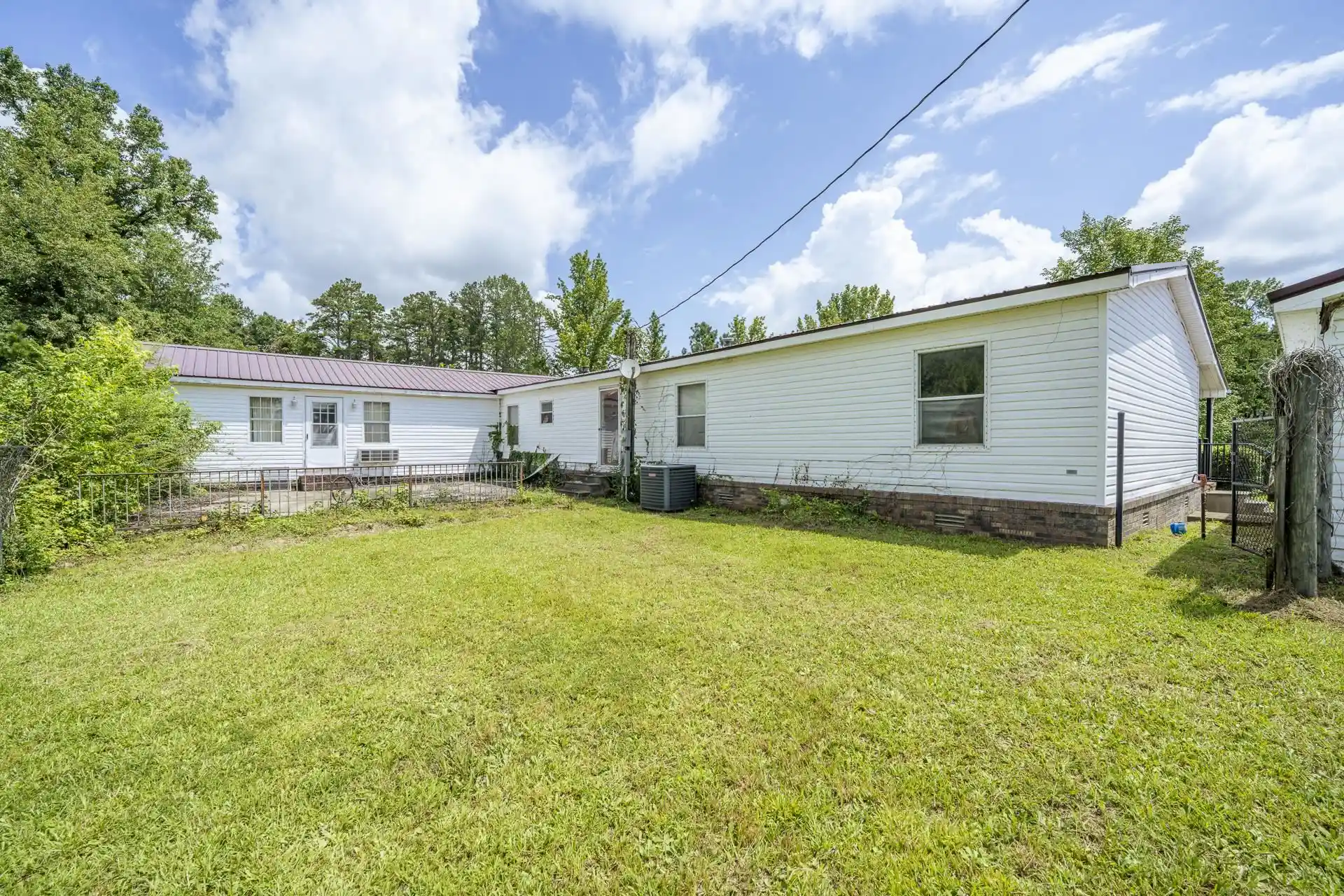 3rd image of 859 Old Morris Chapel Rd, Adamsville, TN 38310 | MLS# 10227013