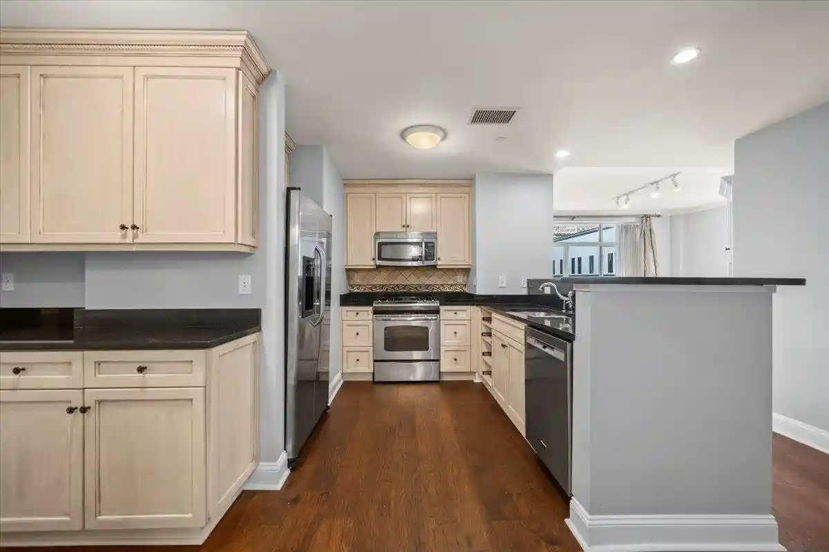 Listing Photo 5 - Condo for sale in building located at 127 Madison Ave, Memphis, TN 38103 - Unit #201