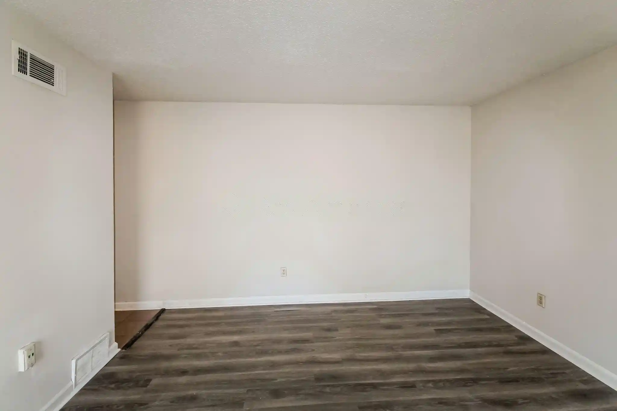 Photo 3 of Sale Pending at 4991 Penwood Cv, Memphis, TN 38118 | MLS# 10227040 | Listing updated on 2026-08-19