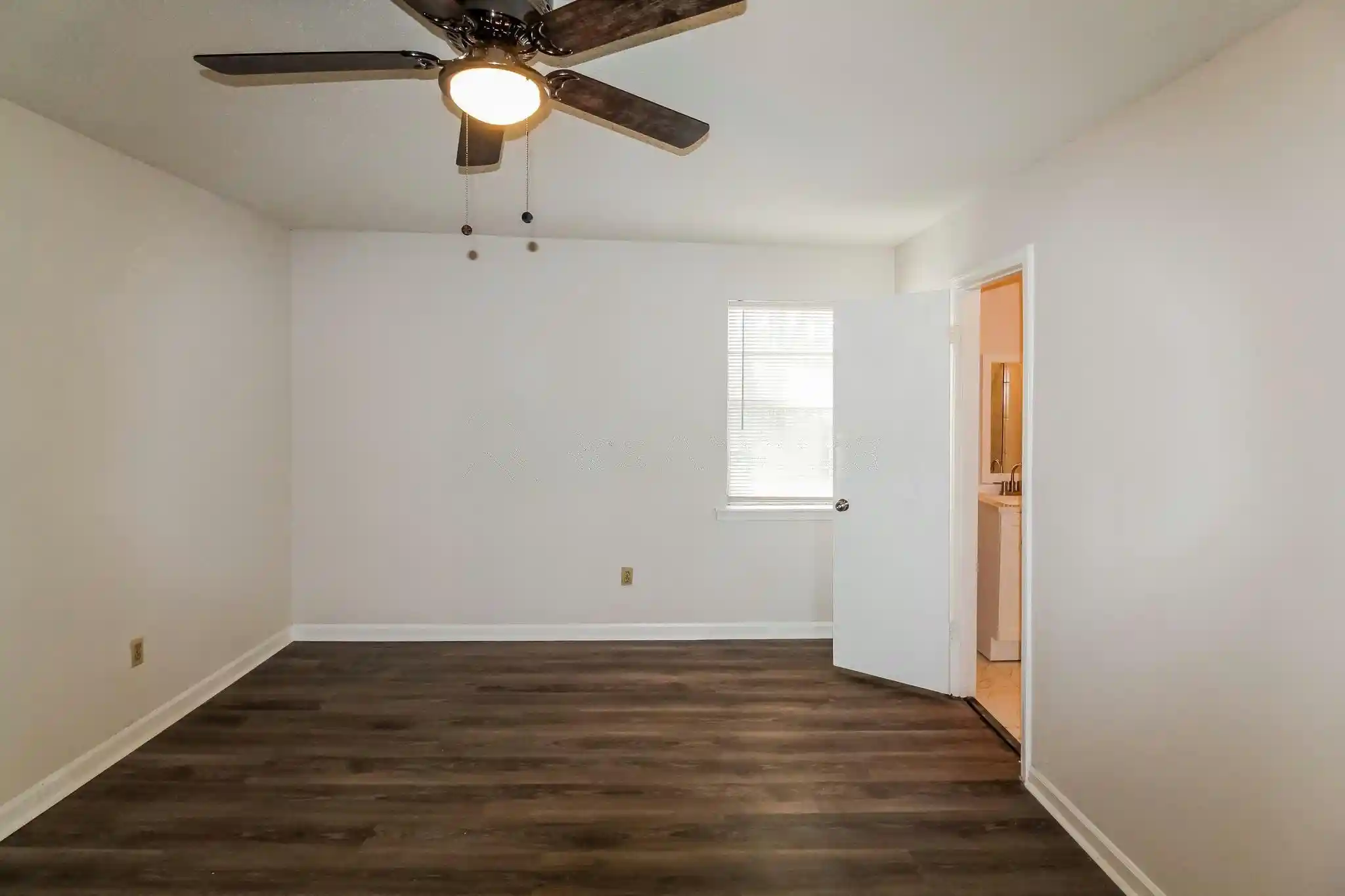 Photo 3 of Sale Pending at 4991 Penwood Cv, Memphis, TN 38118 | MLS# 10227040 | Listing updated on 2026-08-19