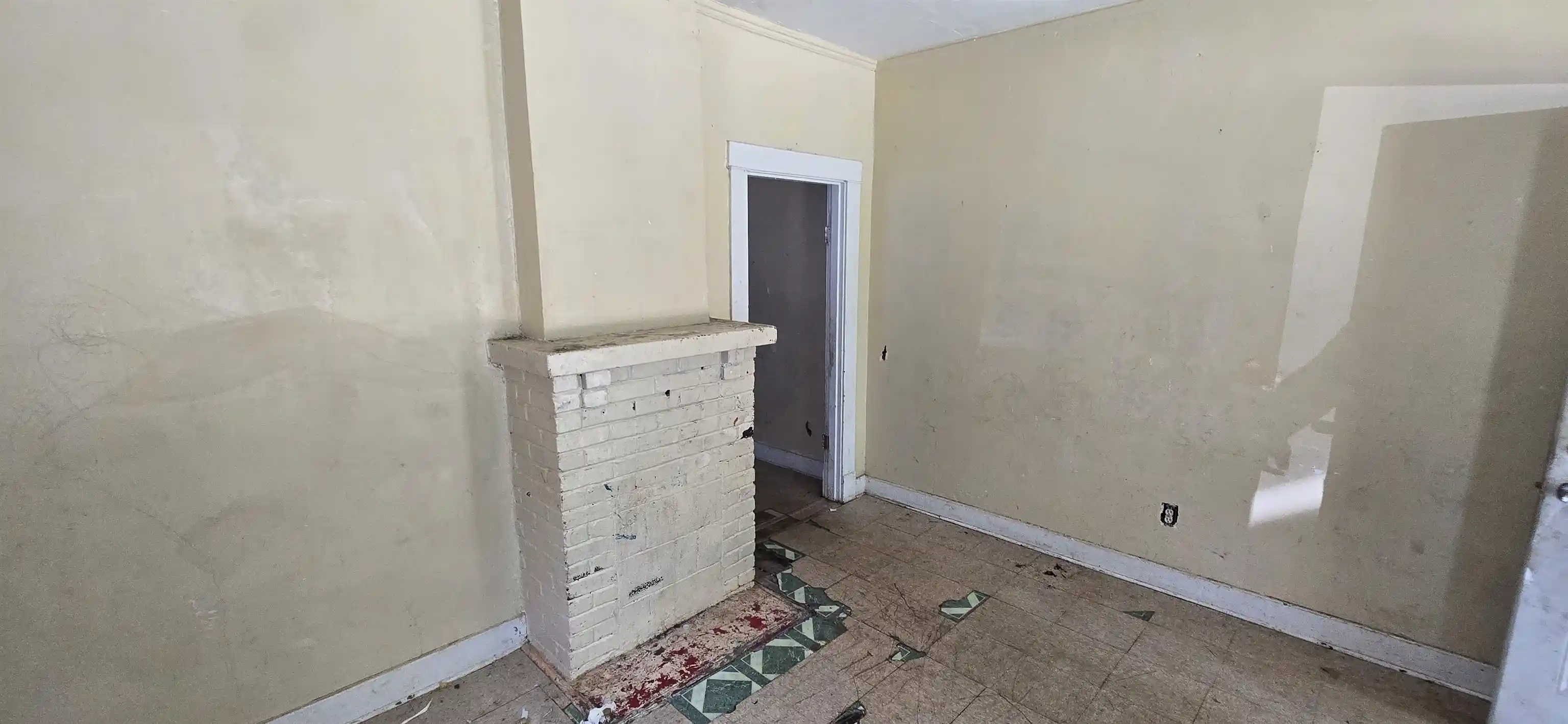 Listing Photo 4 - Condo for sale in building located at 244 Richmond Ave, Memphis, TN 38106 - Unit #1-6