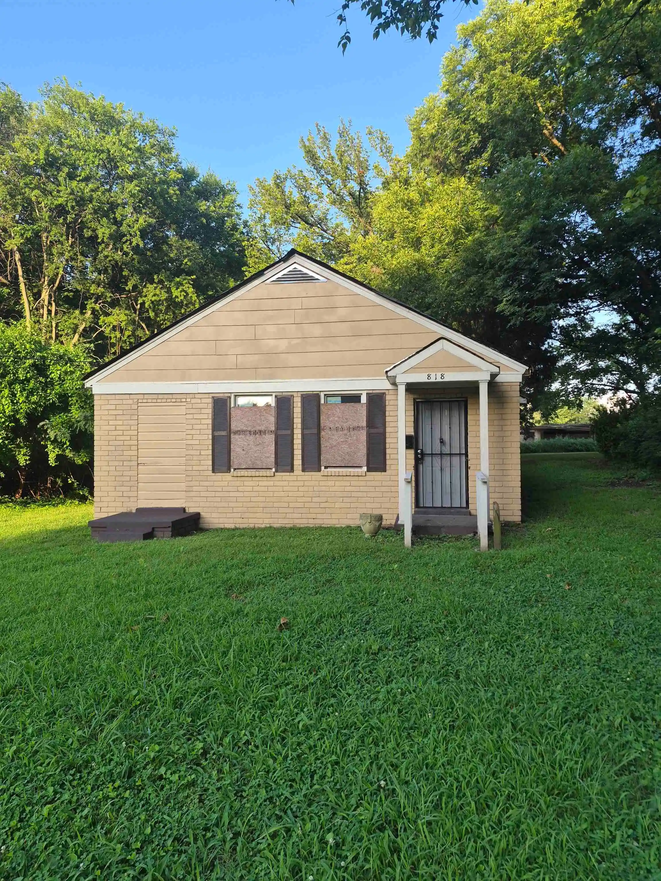 Photo 1 of Single family home for sale at 818 Crockett St, Memphis, TN 38107 | MLS# 10227074 | Listing updated on 2026-08-30