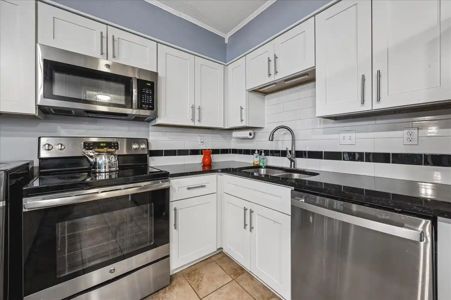 Listing Photo 4 - Condo for sale in building located at 871 S Yates Rd, Memphis, TN 38120 - Unit #1