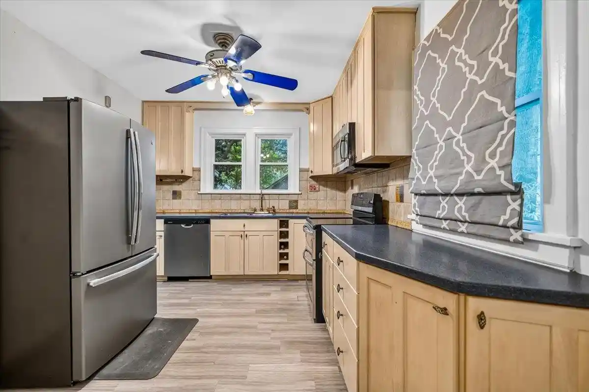 Photo 3 of Single family home for sale at 1947 Peabody Ave, Memphis, TN 38104 | MLS# 10227109 | Listing updated on 2026-08-10