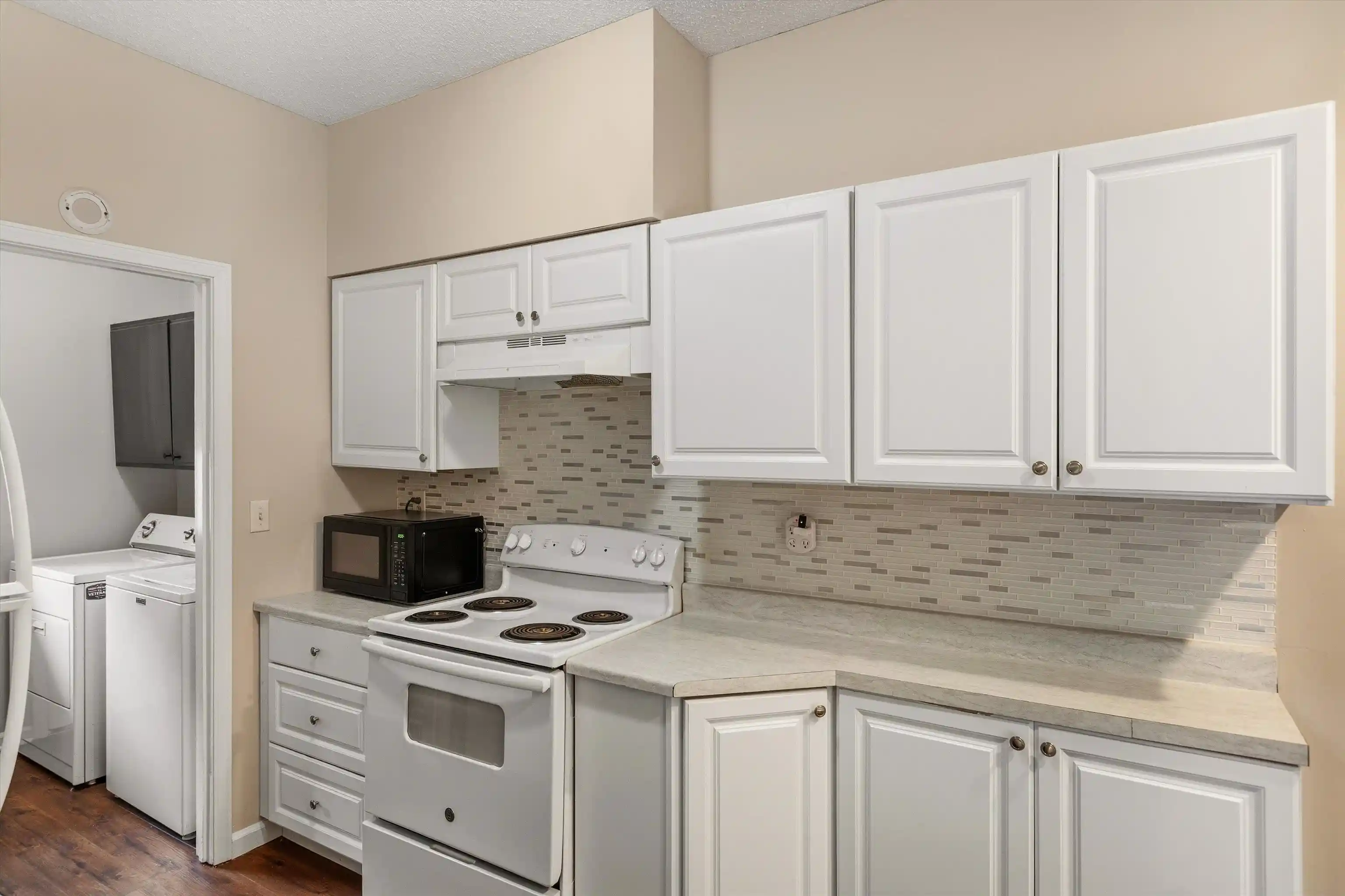 Photo 3 of Sale Pending at 6692 Millers Pond Cir, Memphis, TN 38119 | MLS# 10227125 | Listing updated on 2026-08-06